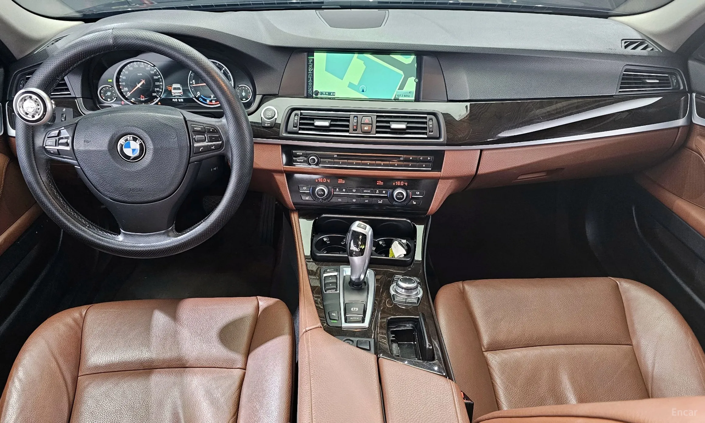 BMW 5 Series (F10) превью 4