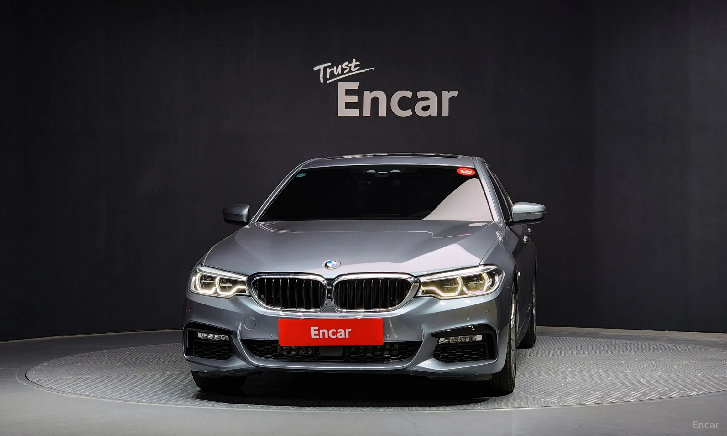 BMW 5 Series (G30) превью 2