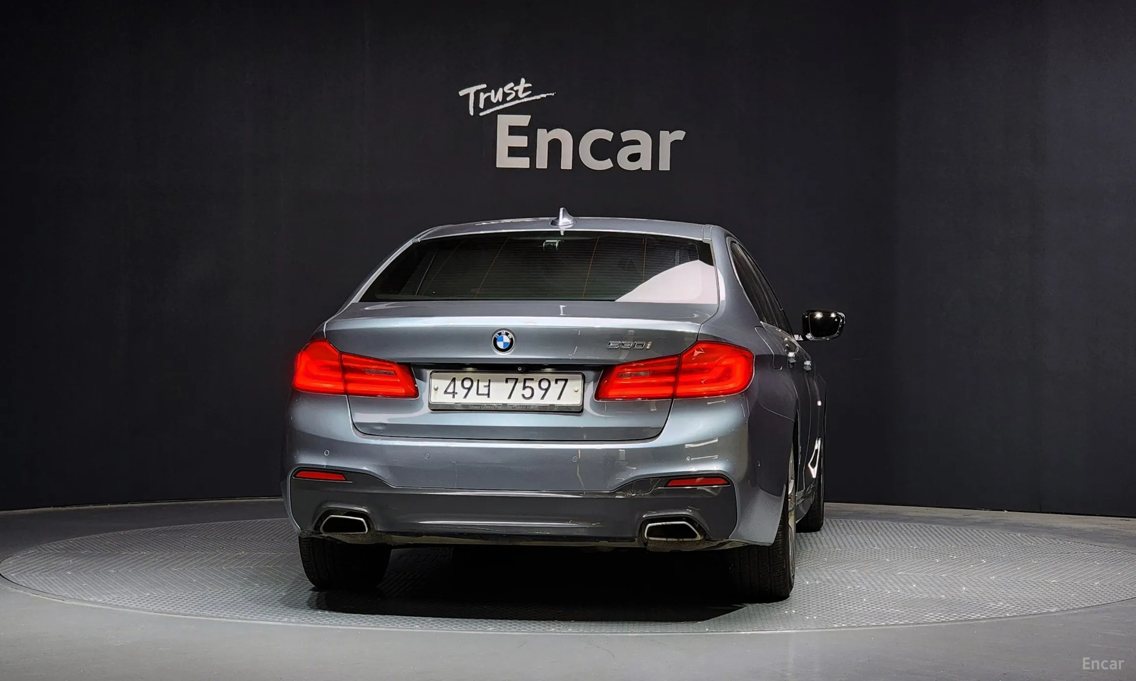 BMW 5 Series (G30) превью 3