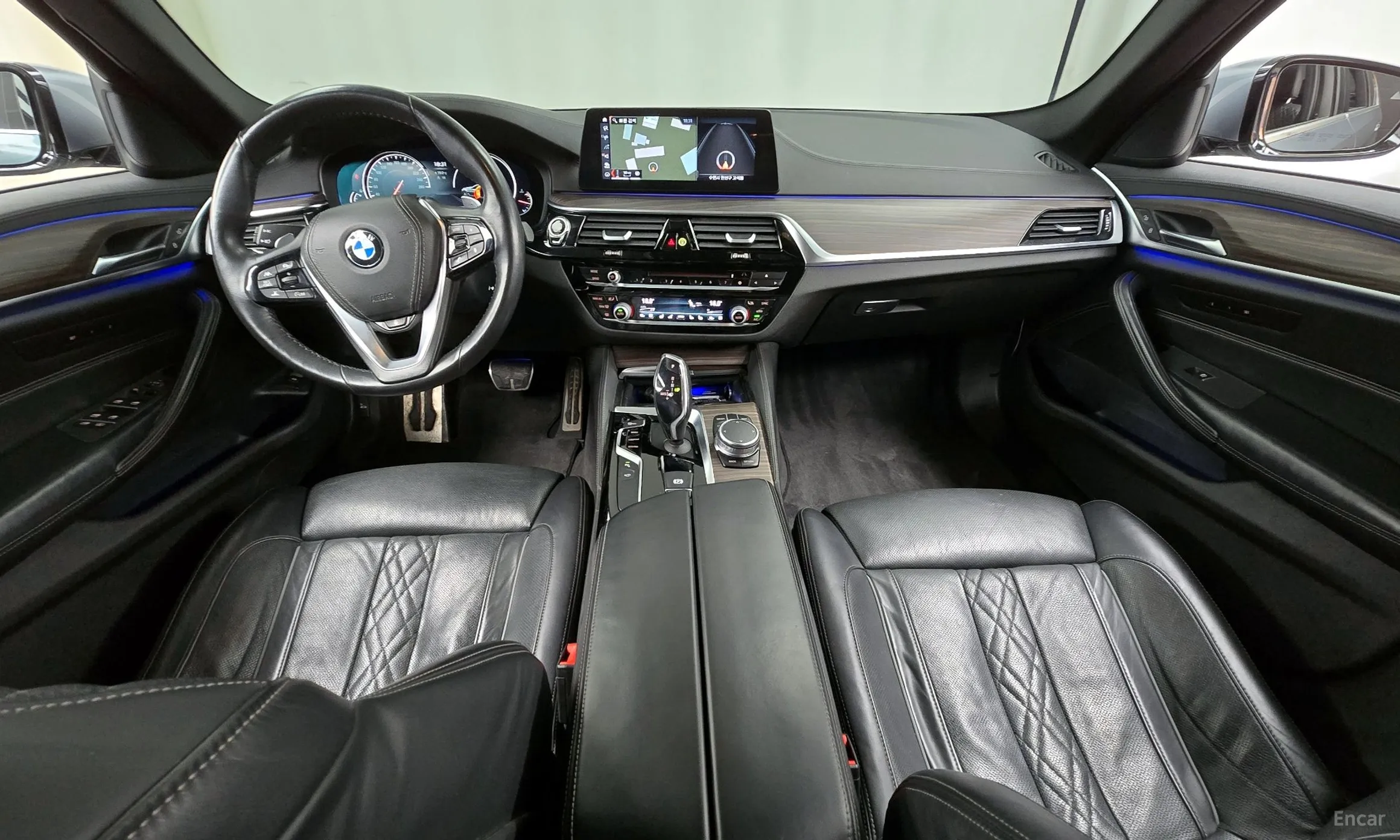 BMW 5 Series (G30) превью 4