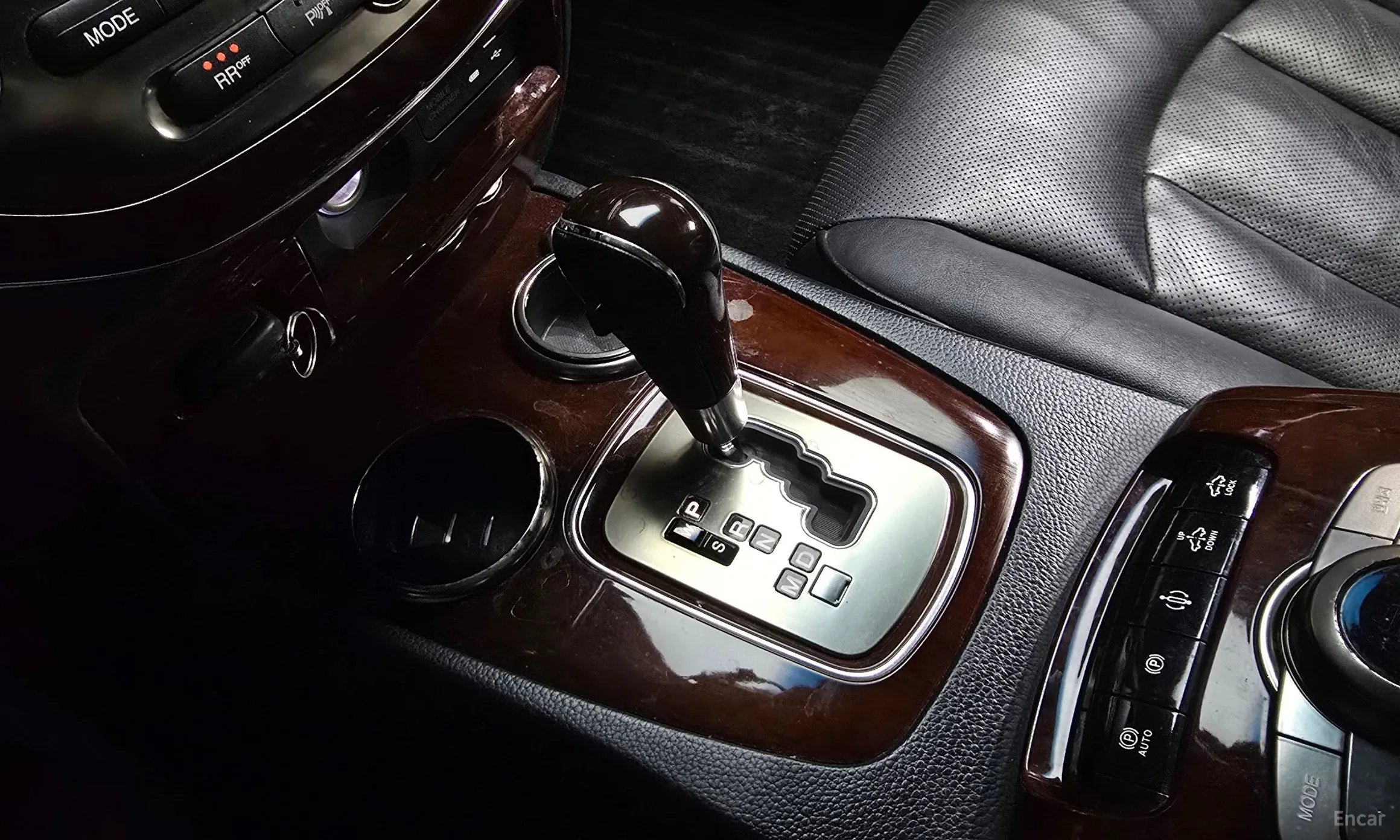 KG Mobility (SsangYong) Chairman W превью 9