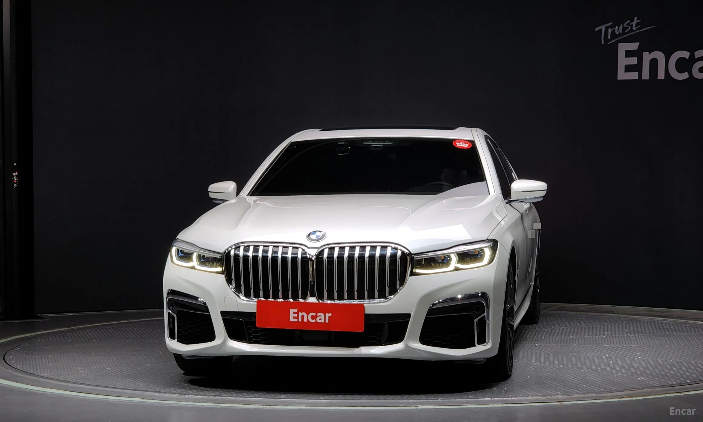 BMW 7 Series (G11) превью 2