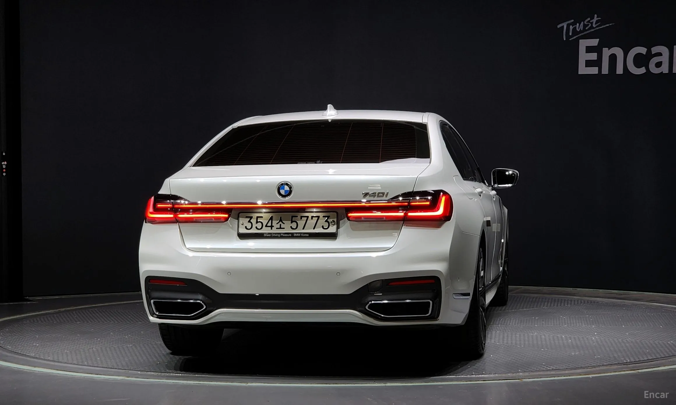 BMW 7 Series (G11) превью 3