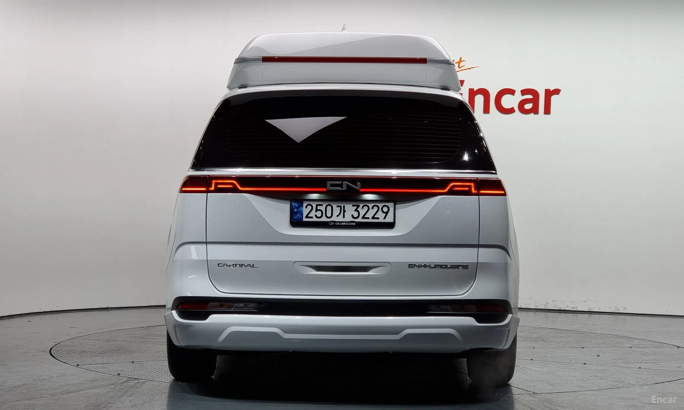 Kia Carnival Gen 4 превью 3