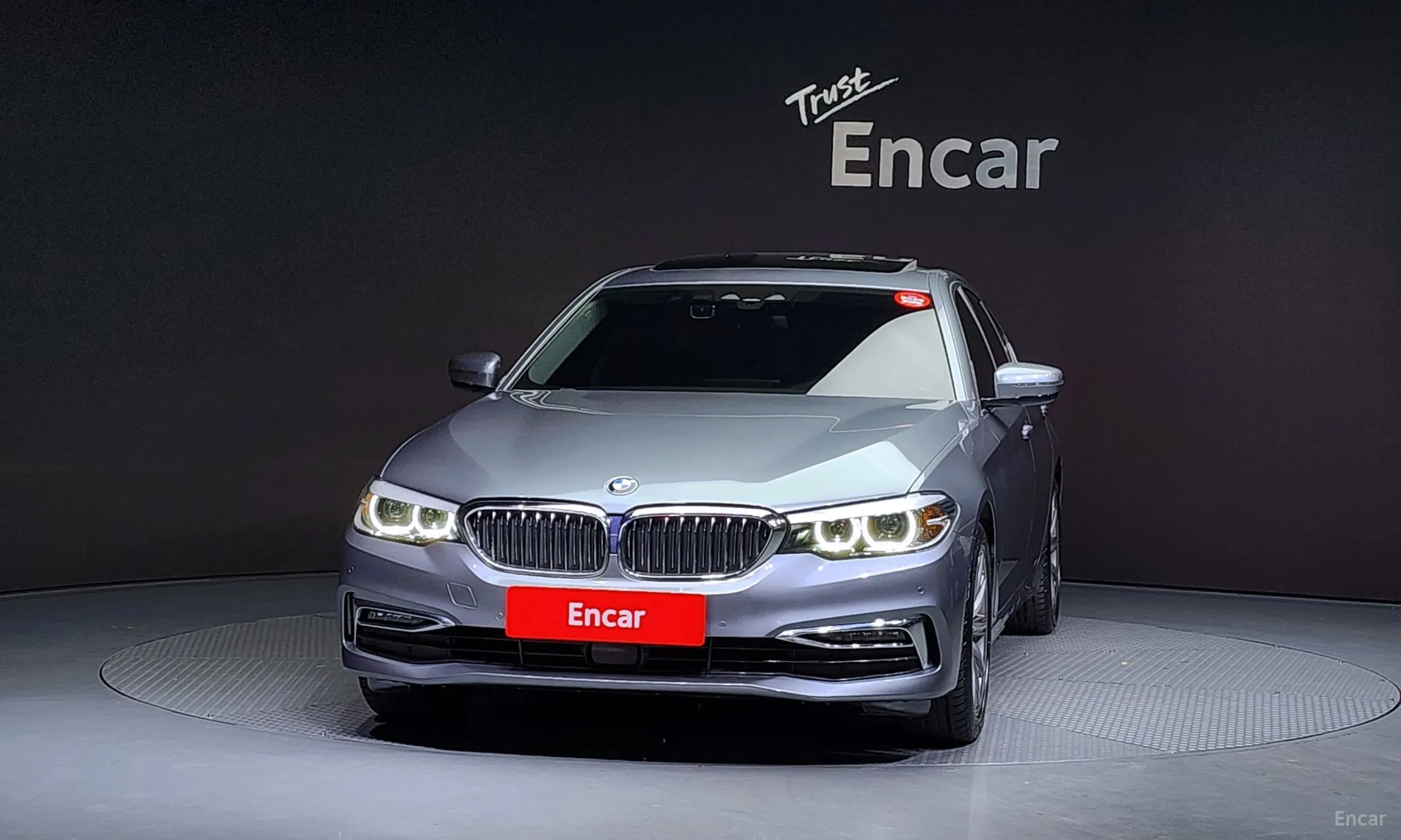BMW 5 Series (G30) превью 2