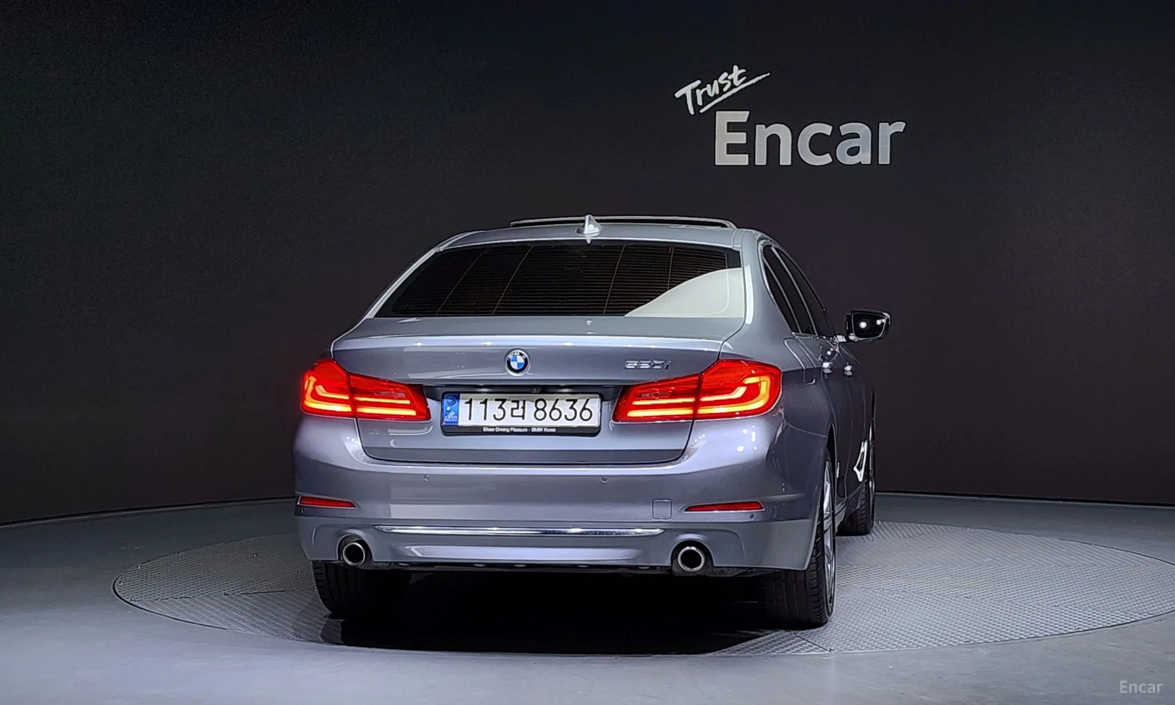 BMW 5 Series (G30) превью 3