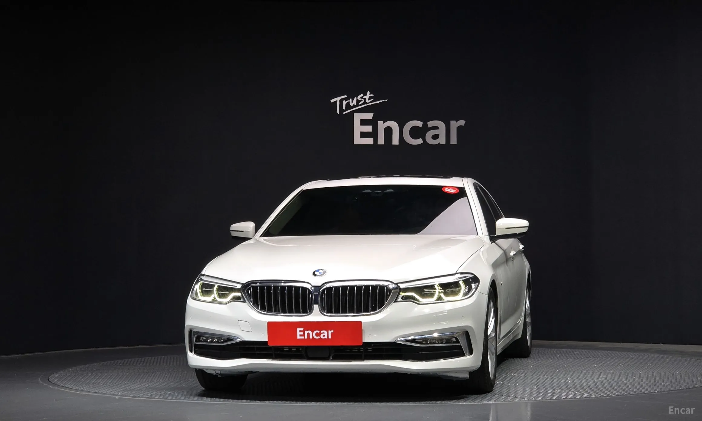 BMW 5 Series (G30) превью 2
