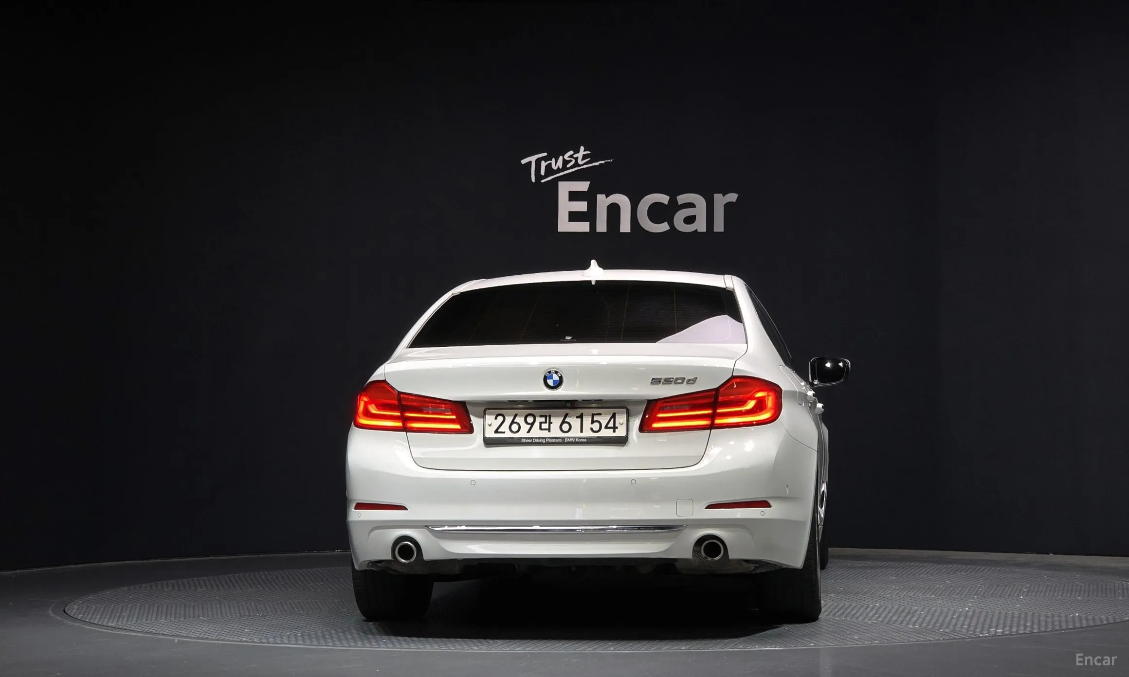 BMW 5 Series (G30) превью 3