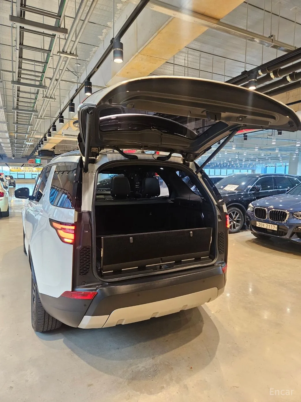 Land Rover Discovery 5 превью 4