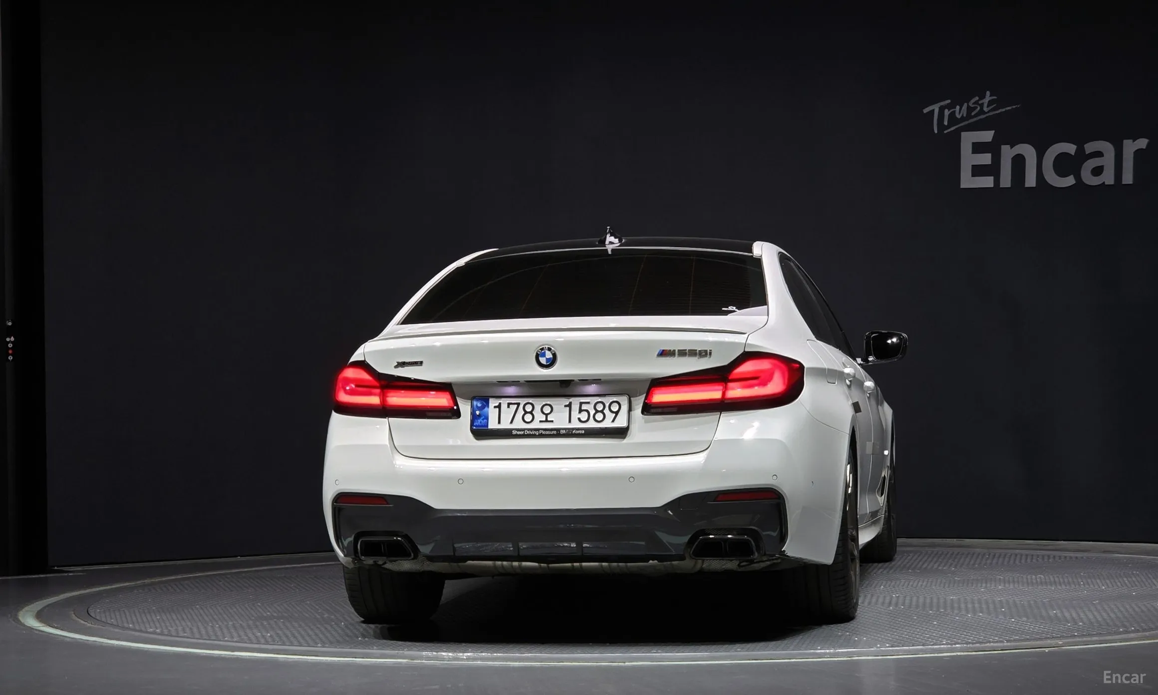 BMW 5 Series (G30) превью 3