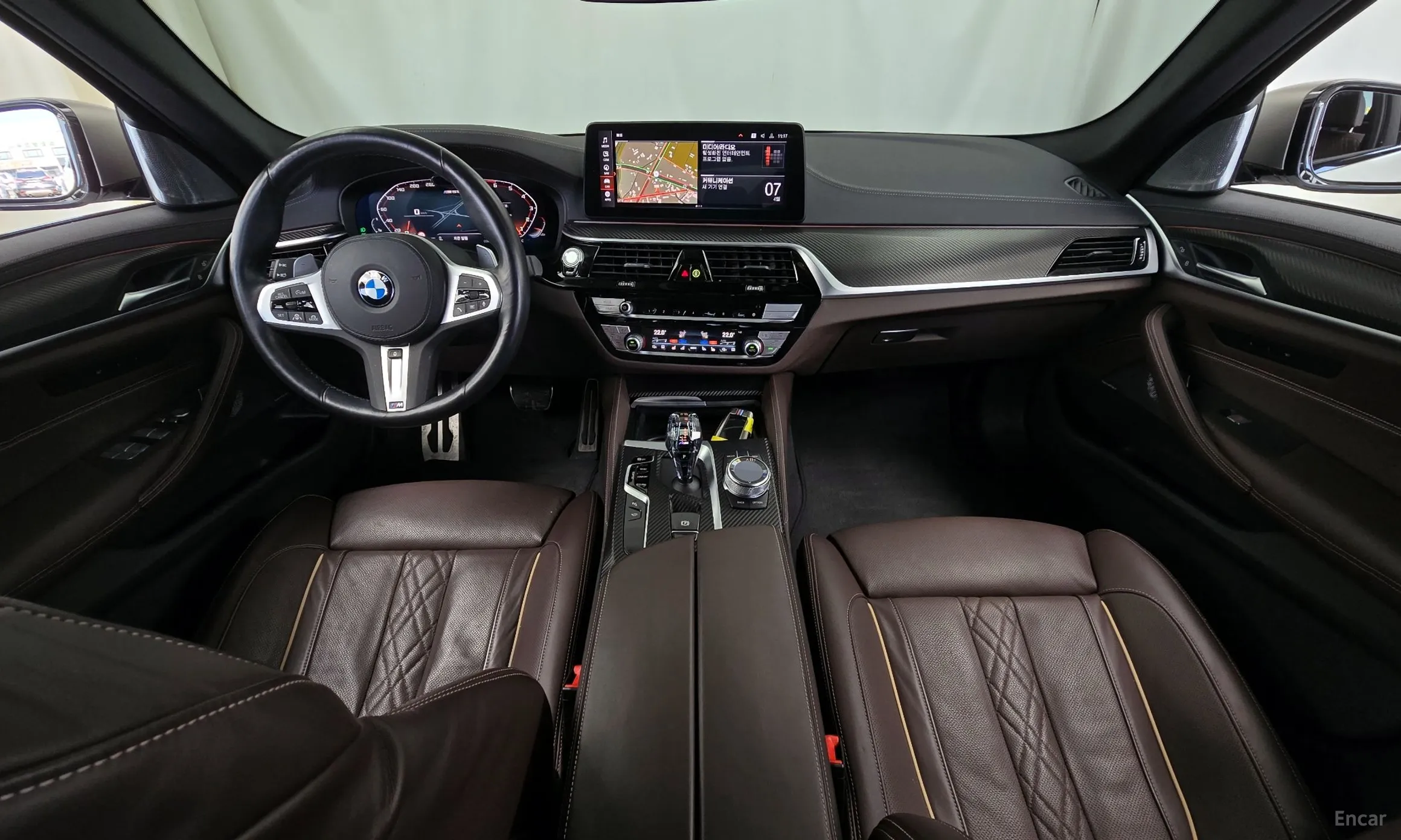 BMW 5 Series (G30) превью 4