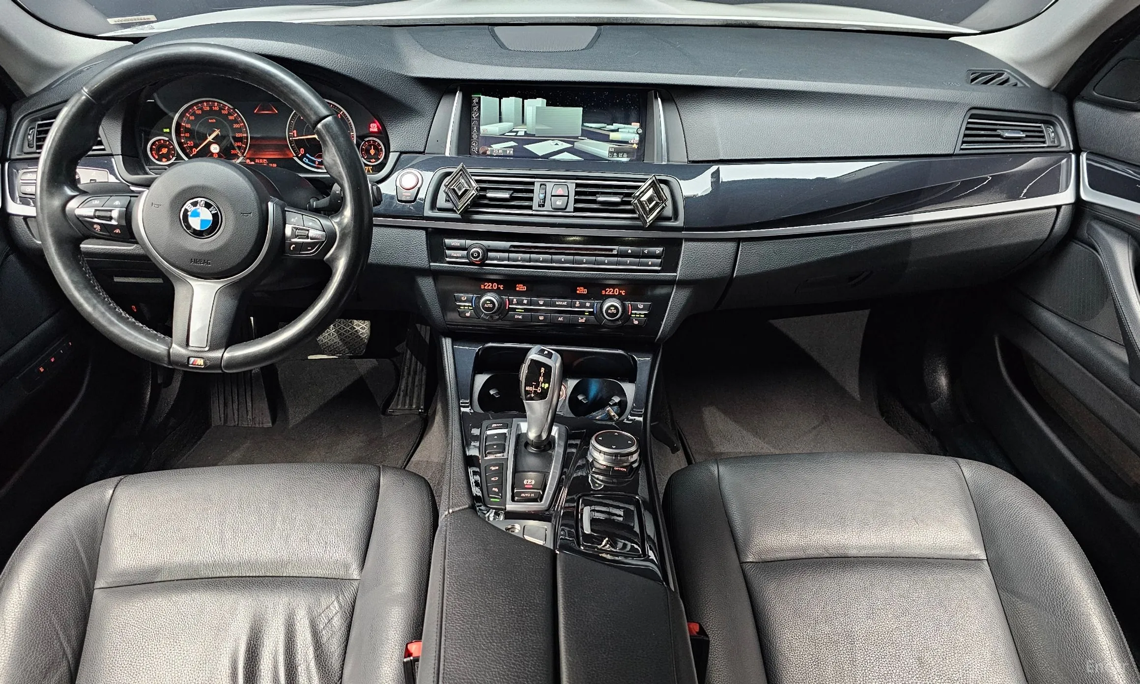BMW 5 Series (F10) превью 4