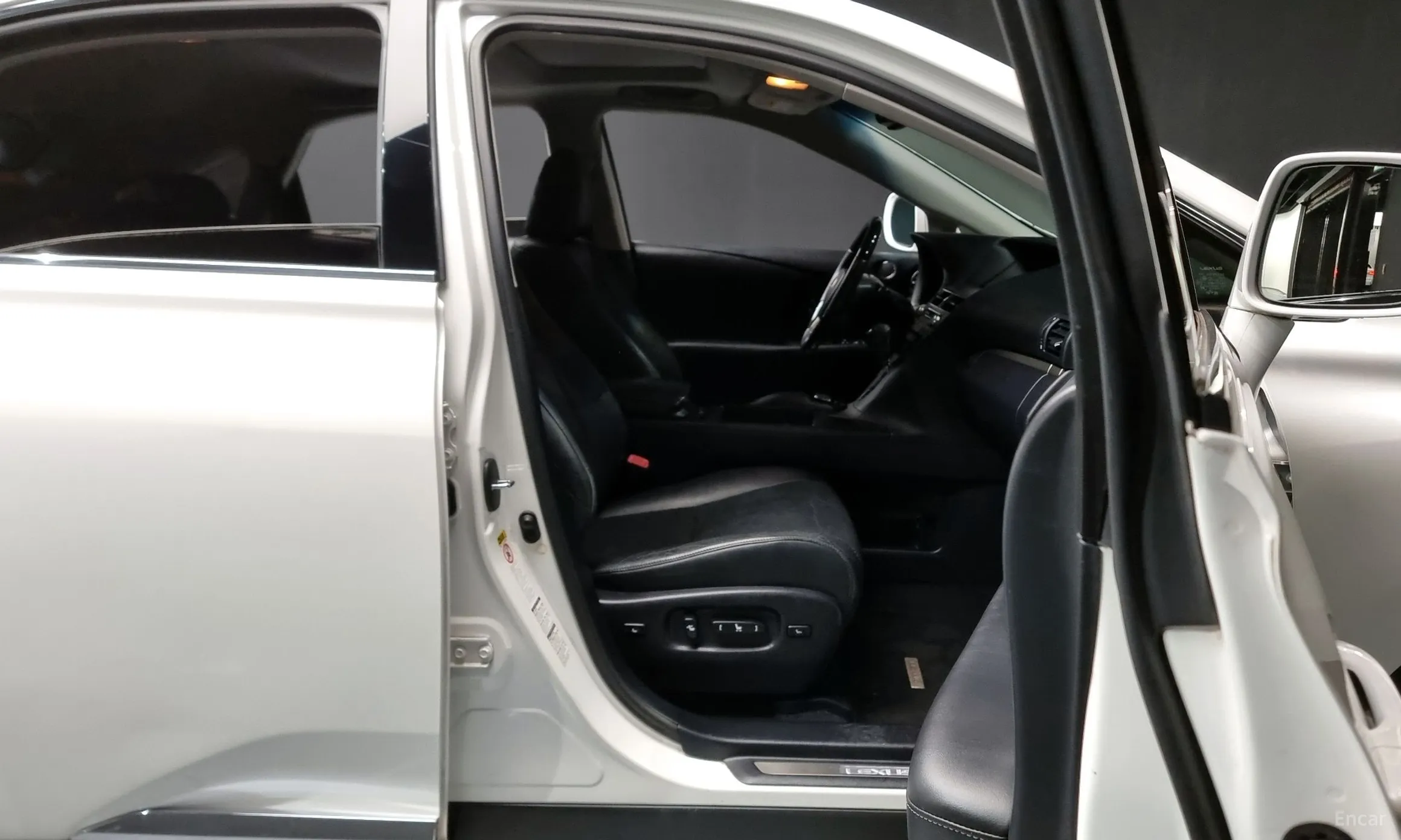Lexus RX350 превью 11