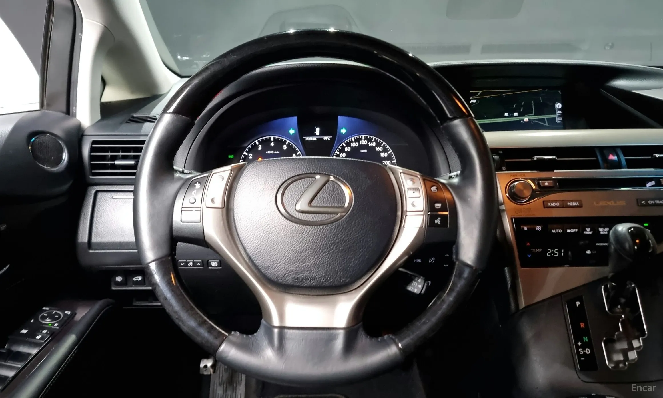 Lexus RX350 превью 13