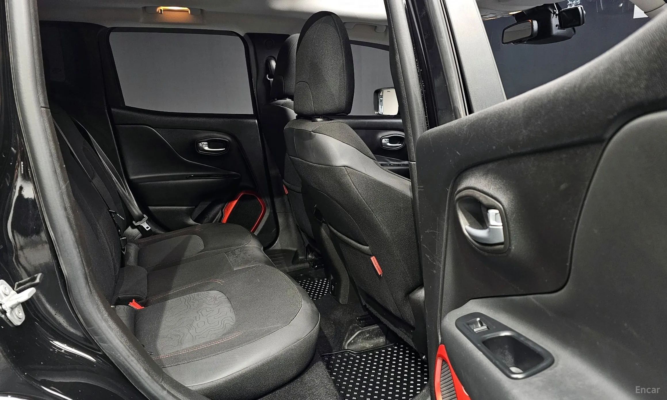 Jeep Renegade превью 11