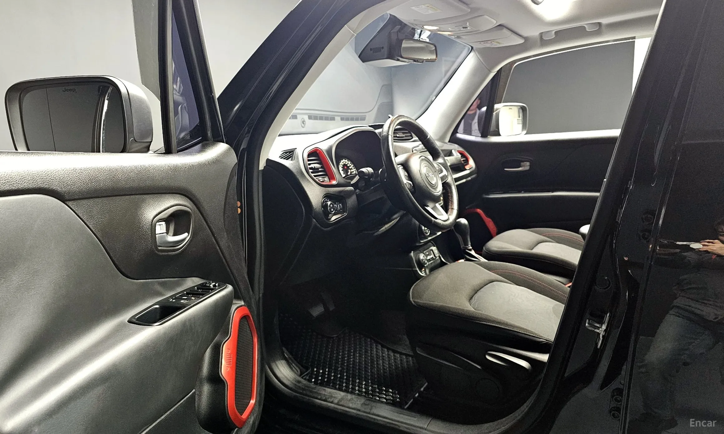Jeep Renegade превью 12