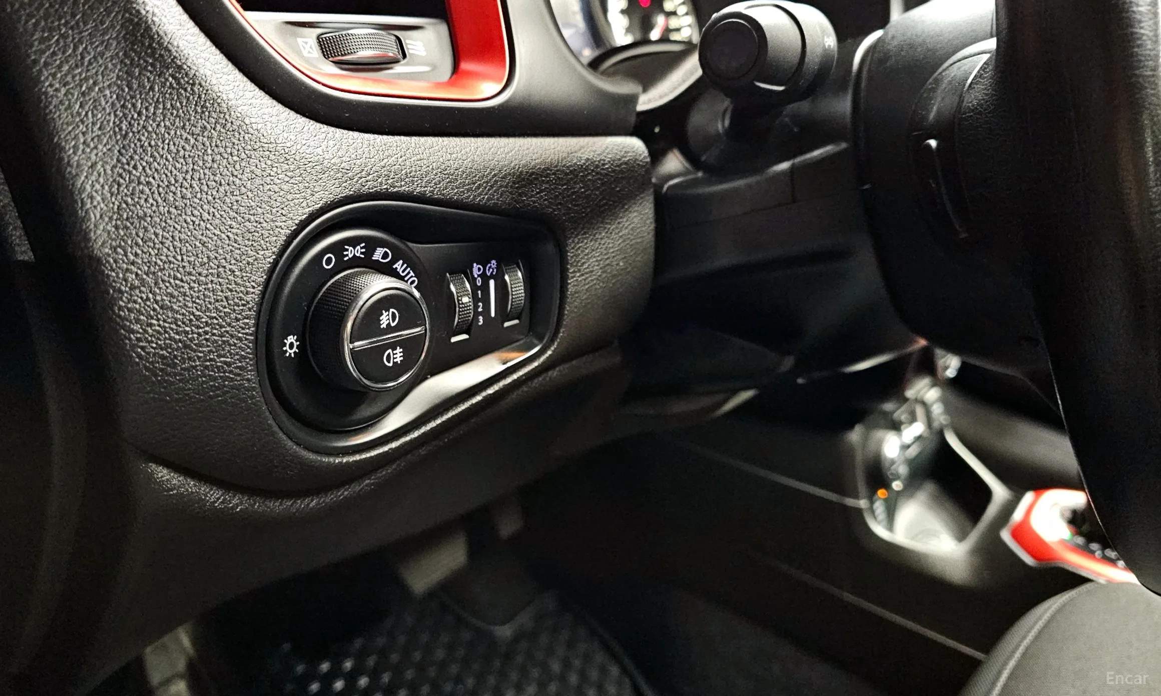 Jeep Renegade превью 13