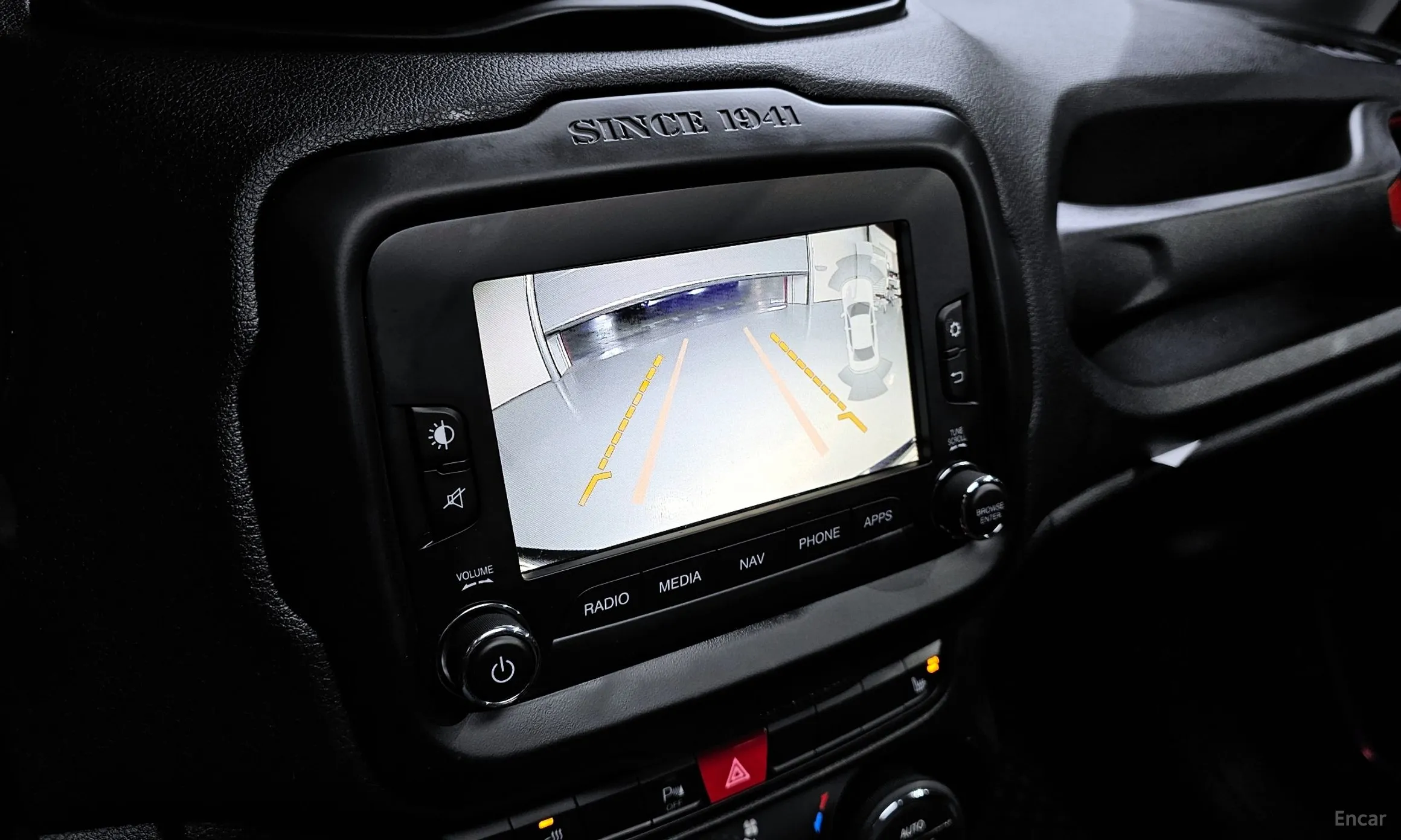 Jeep Renegade превью 16