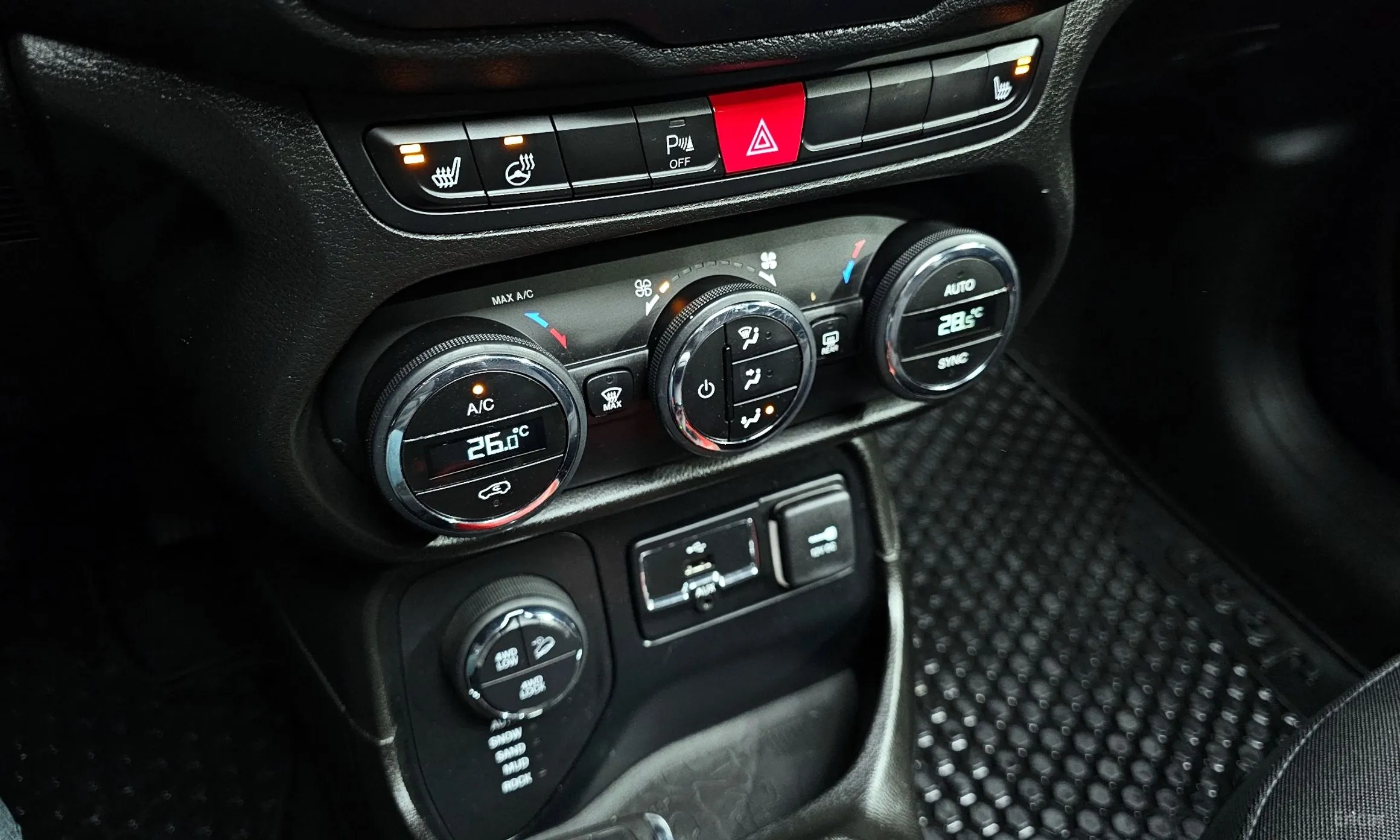 Jeep Renegade превью 17