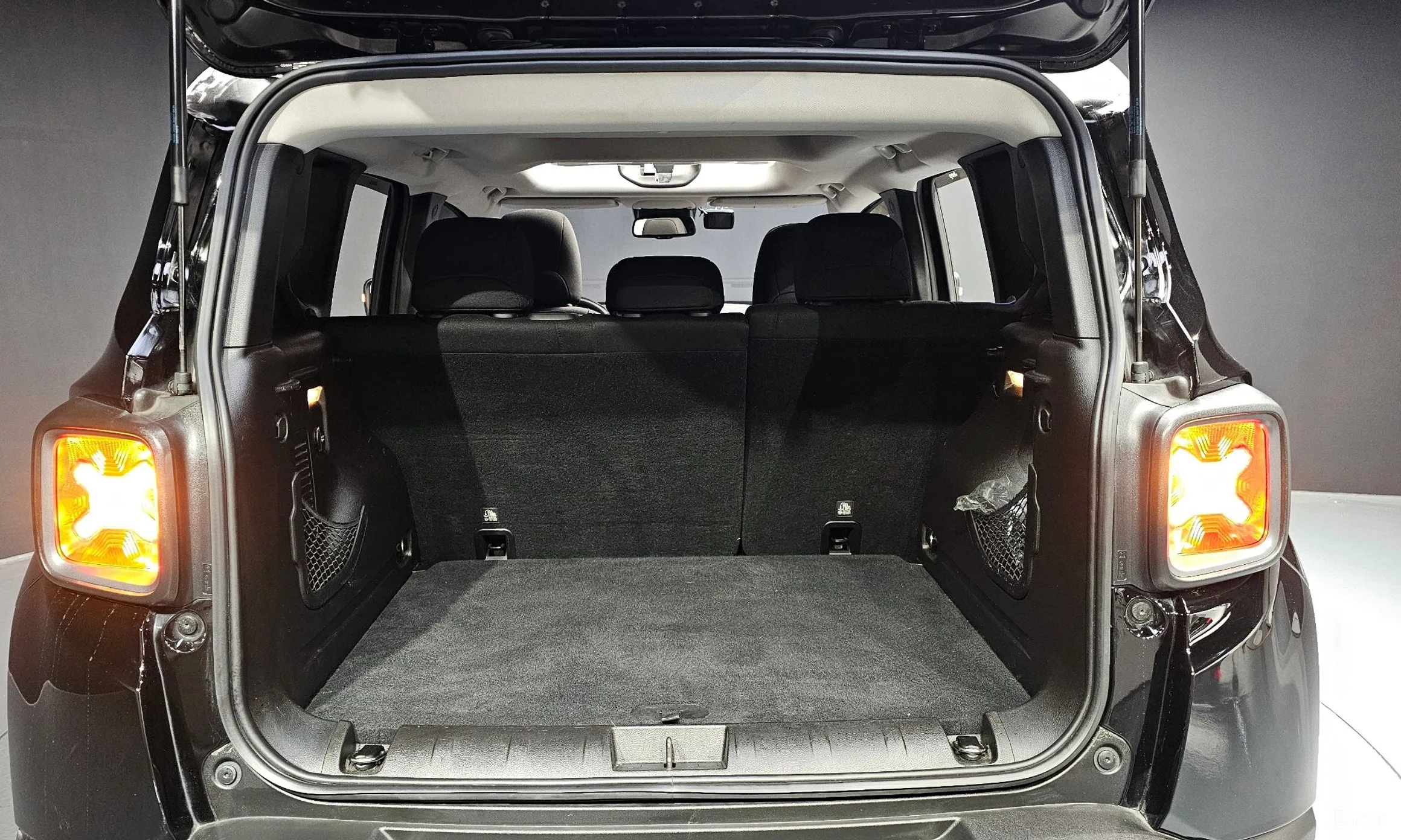 Jeep Renegade превью 20
