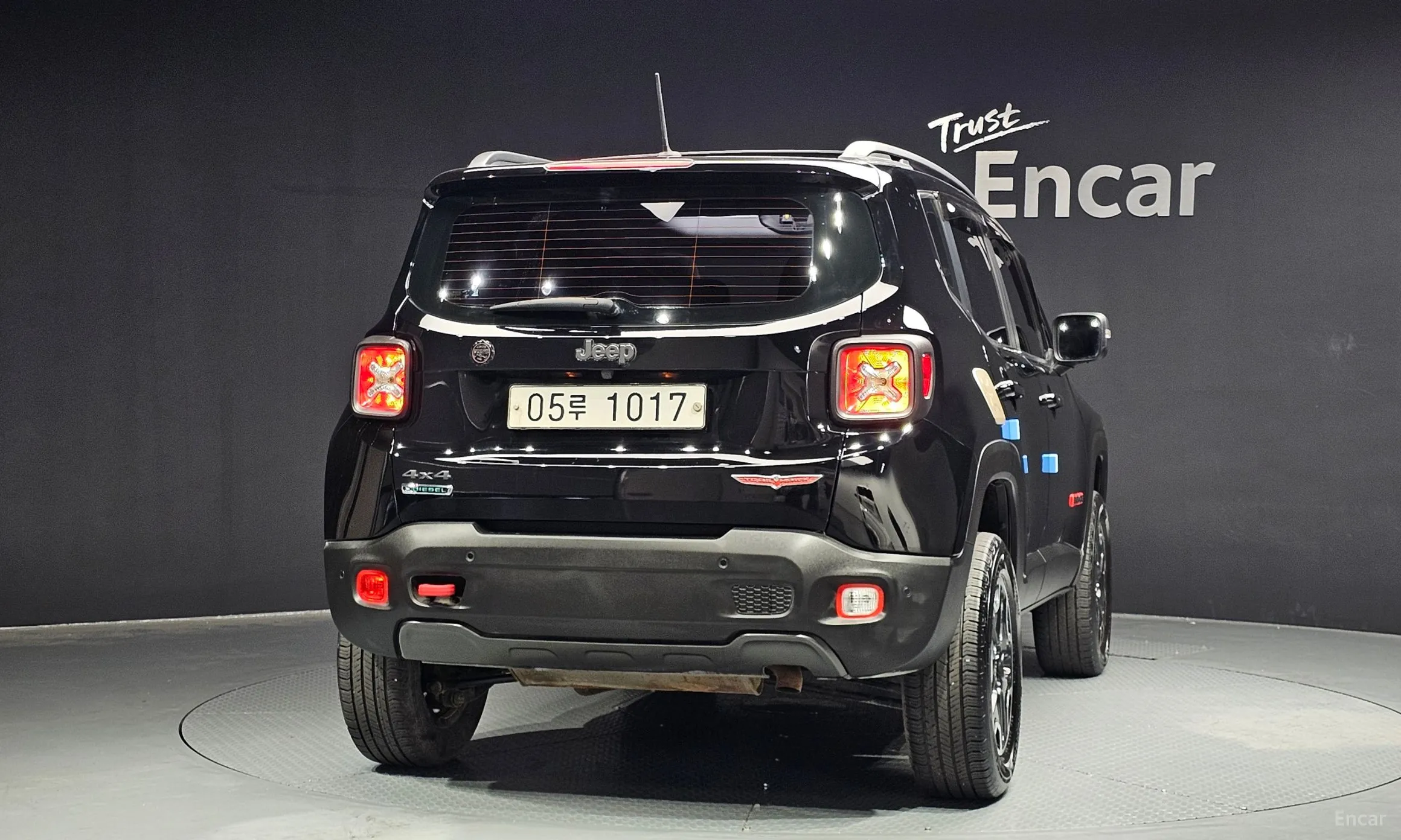 Jeep Renegade превью 4