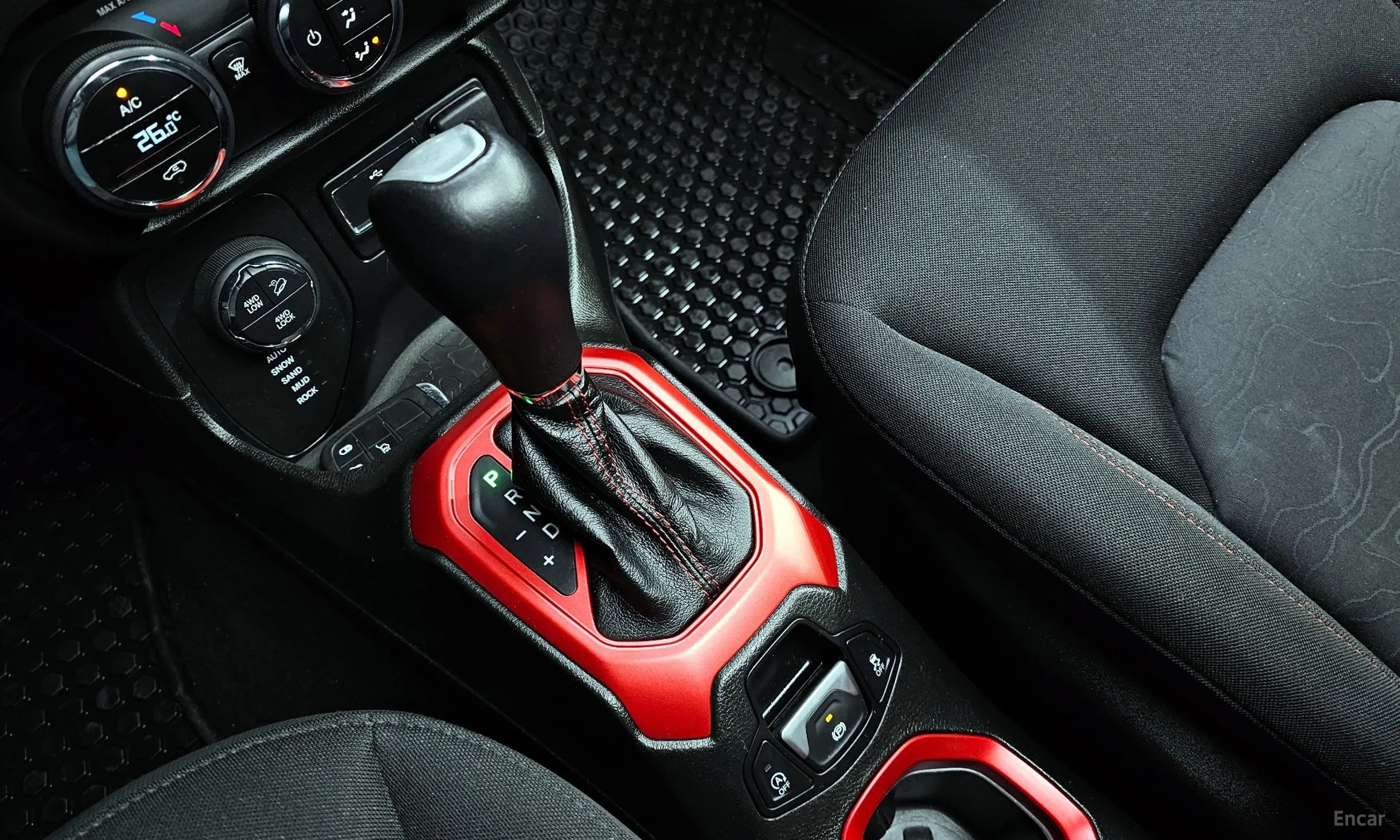 Jeep Renegade превью 9