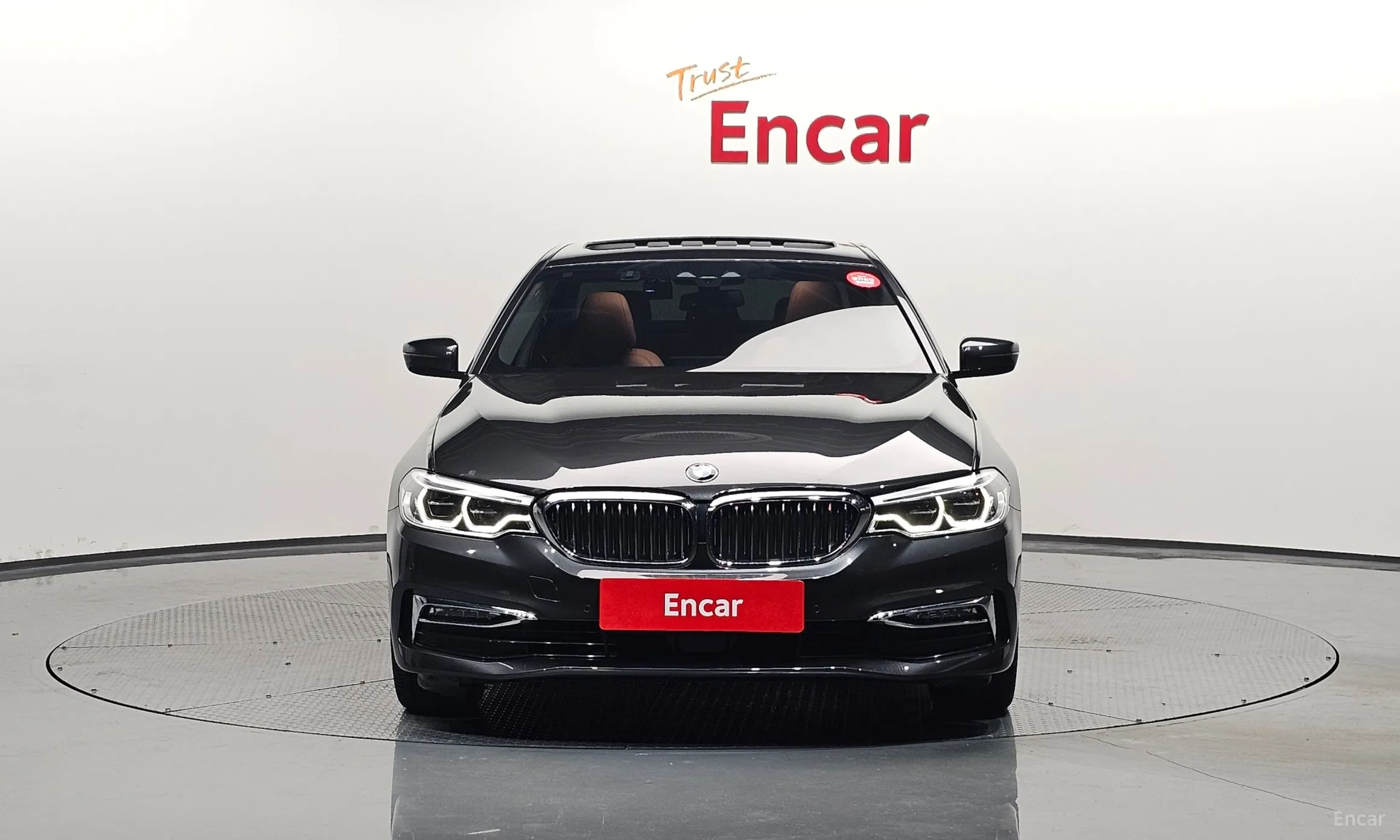 BMW 5 Series (G30) превью 2