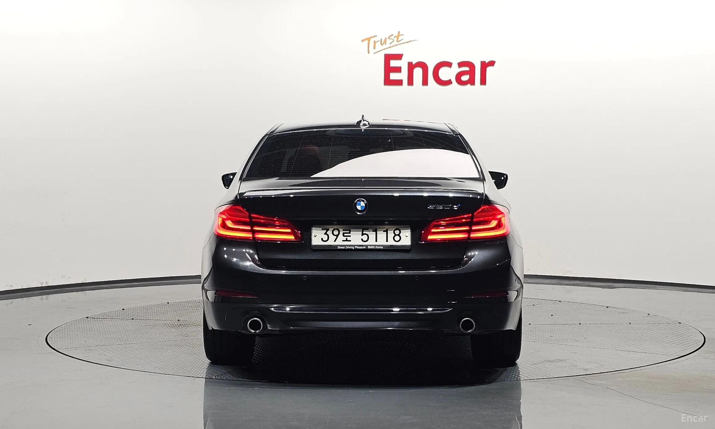 BMW 5 Series (G30) превью 3