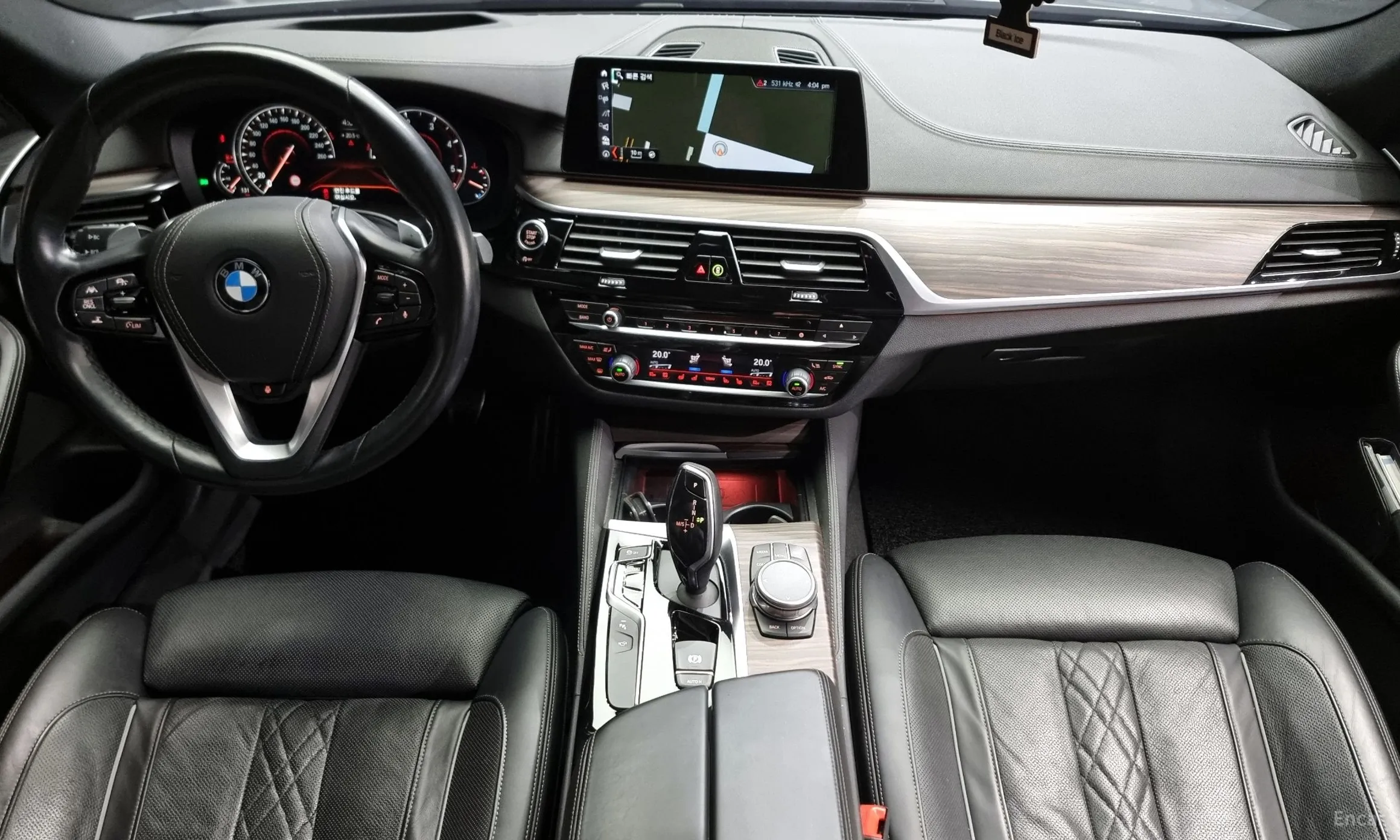 BMW 5 Series (G30) превью 4