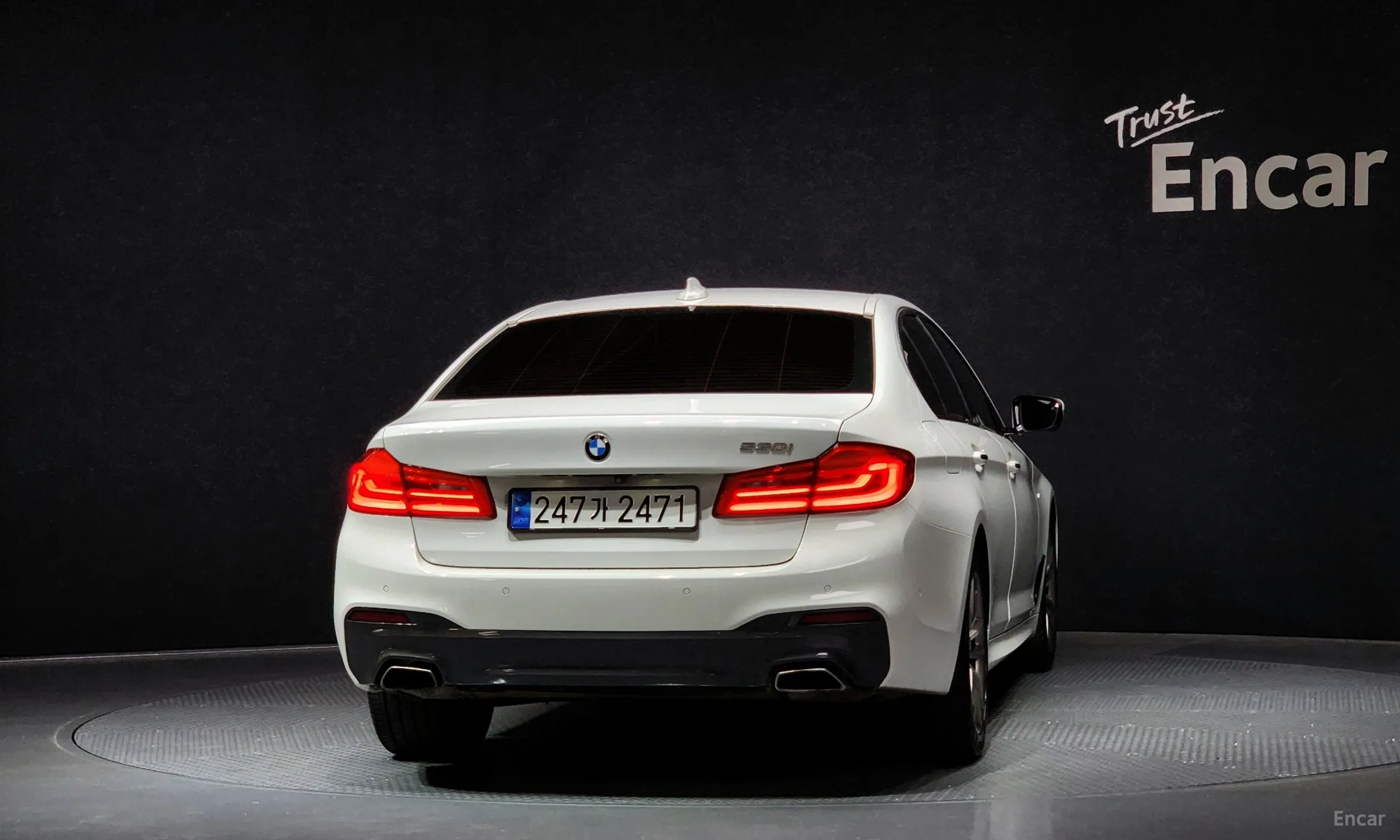 BMW 5 Series (G30) превью 3