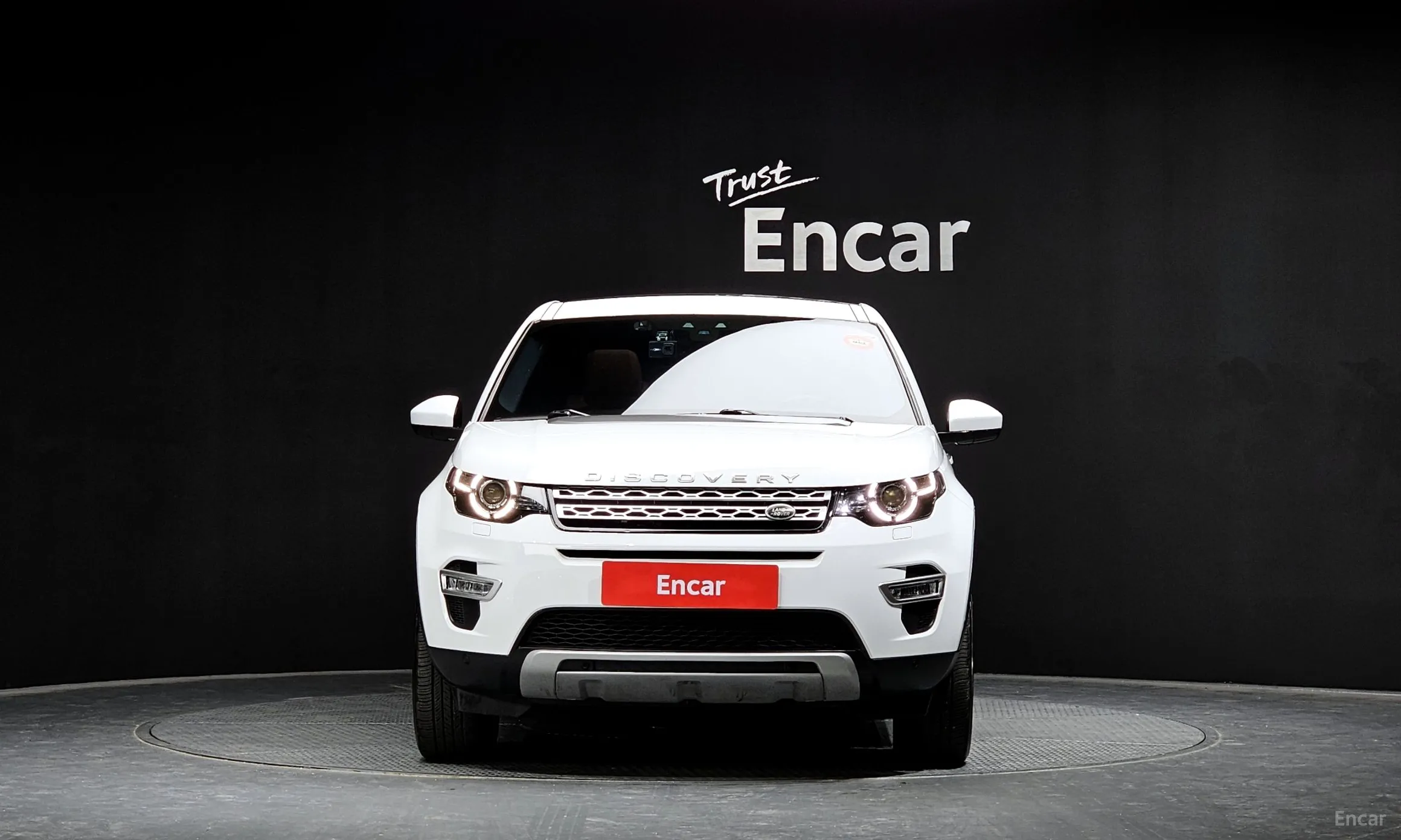 Land Rover Discovery Sports превью 2
