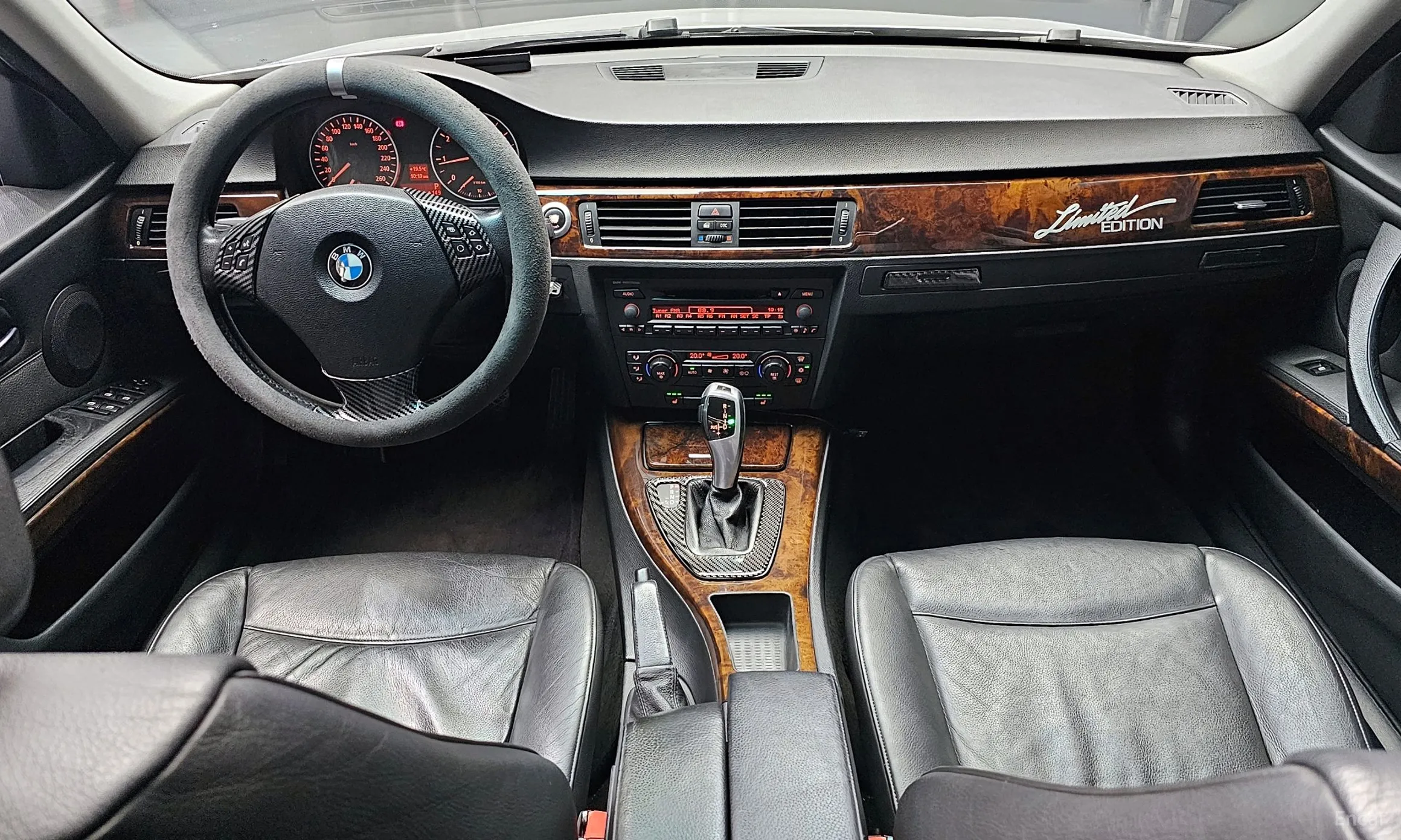 BMW 3 Series (E90) превью 4