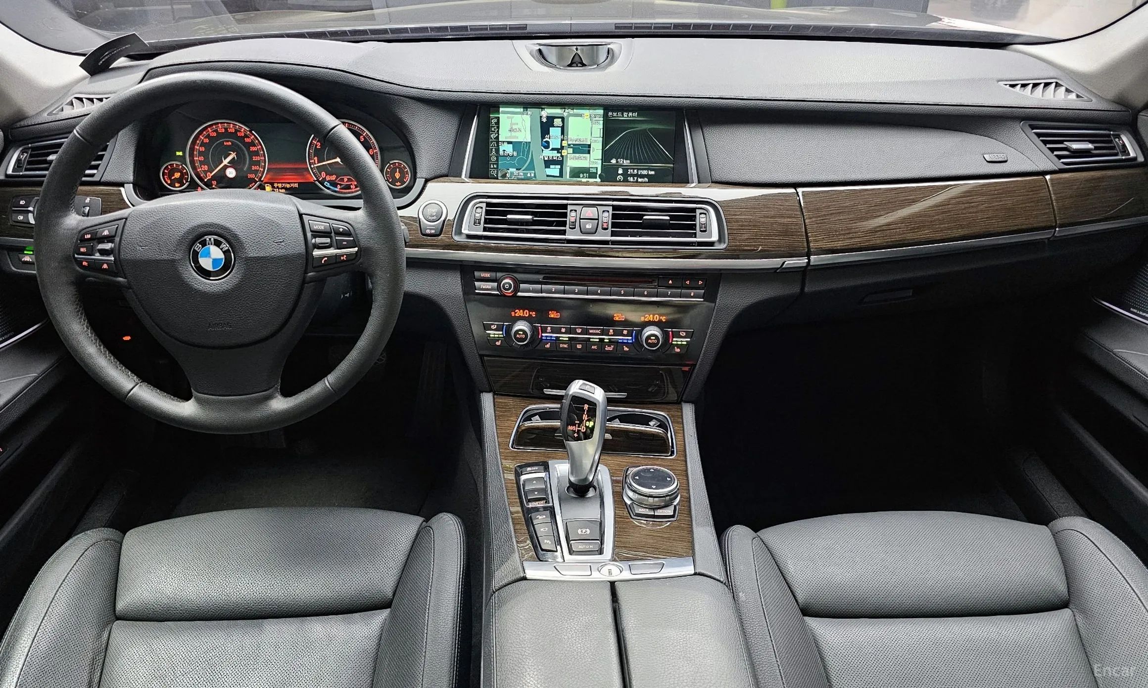 BMW 7 Series (F01) превью 4