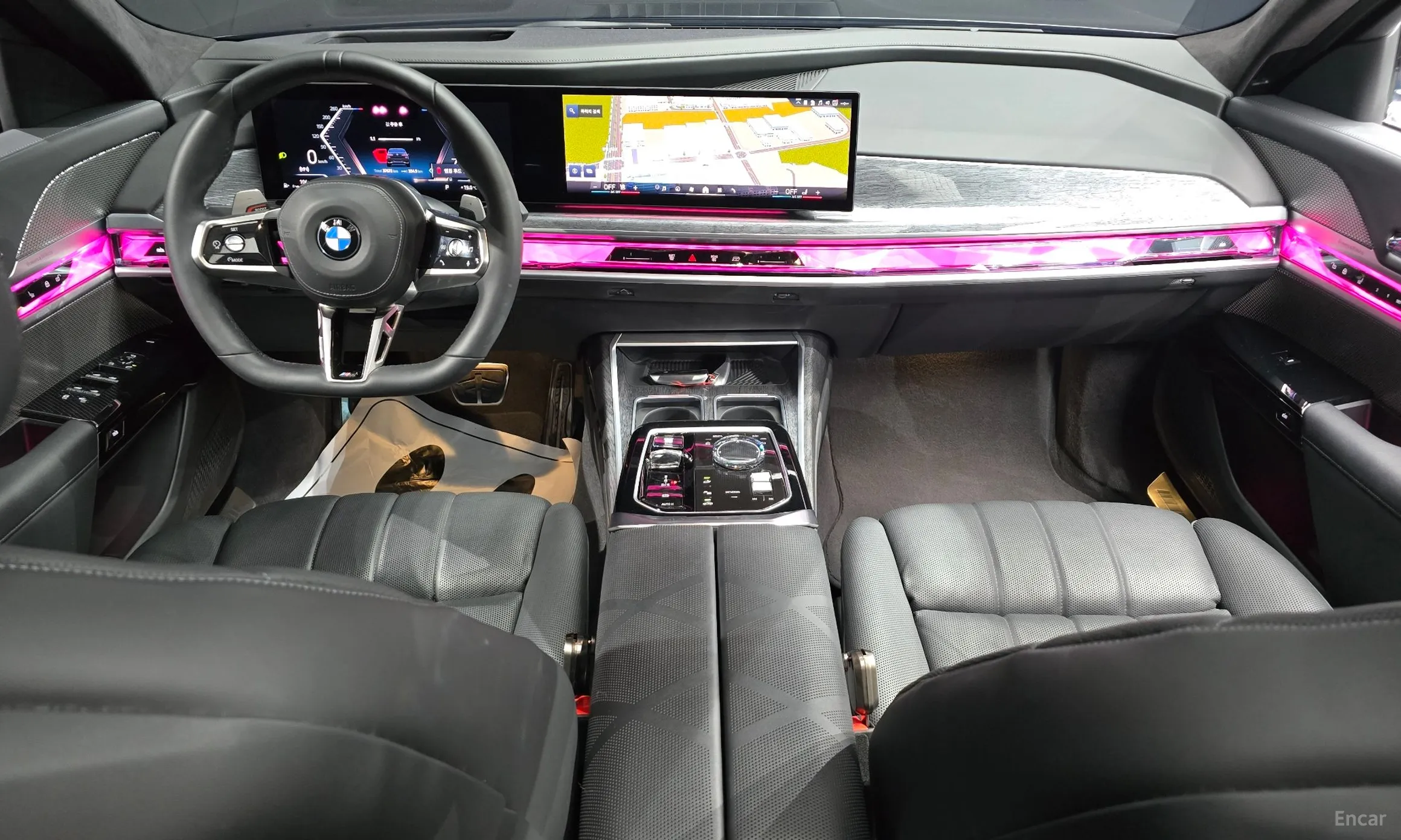 BMW 7 Series (G70) превью 4