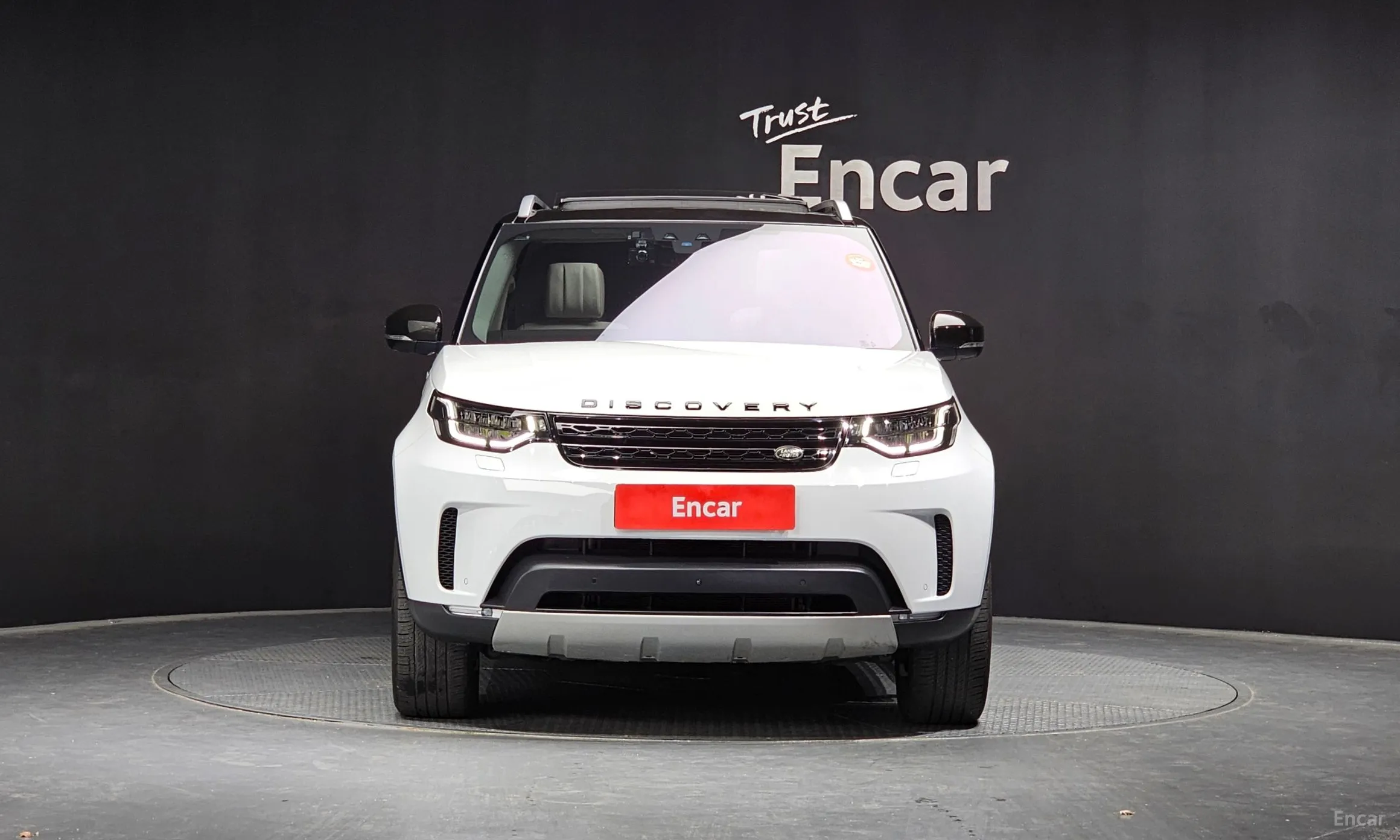 Land Rover Discovery 5