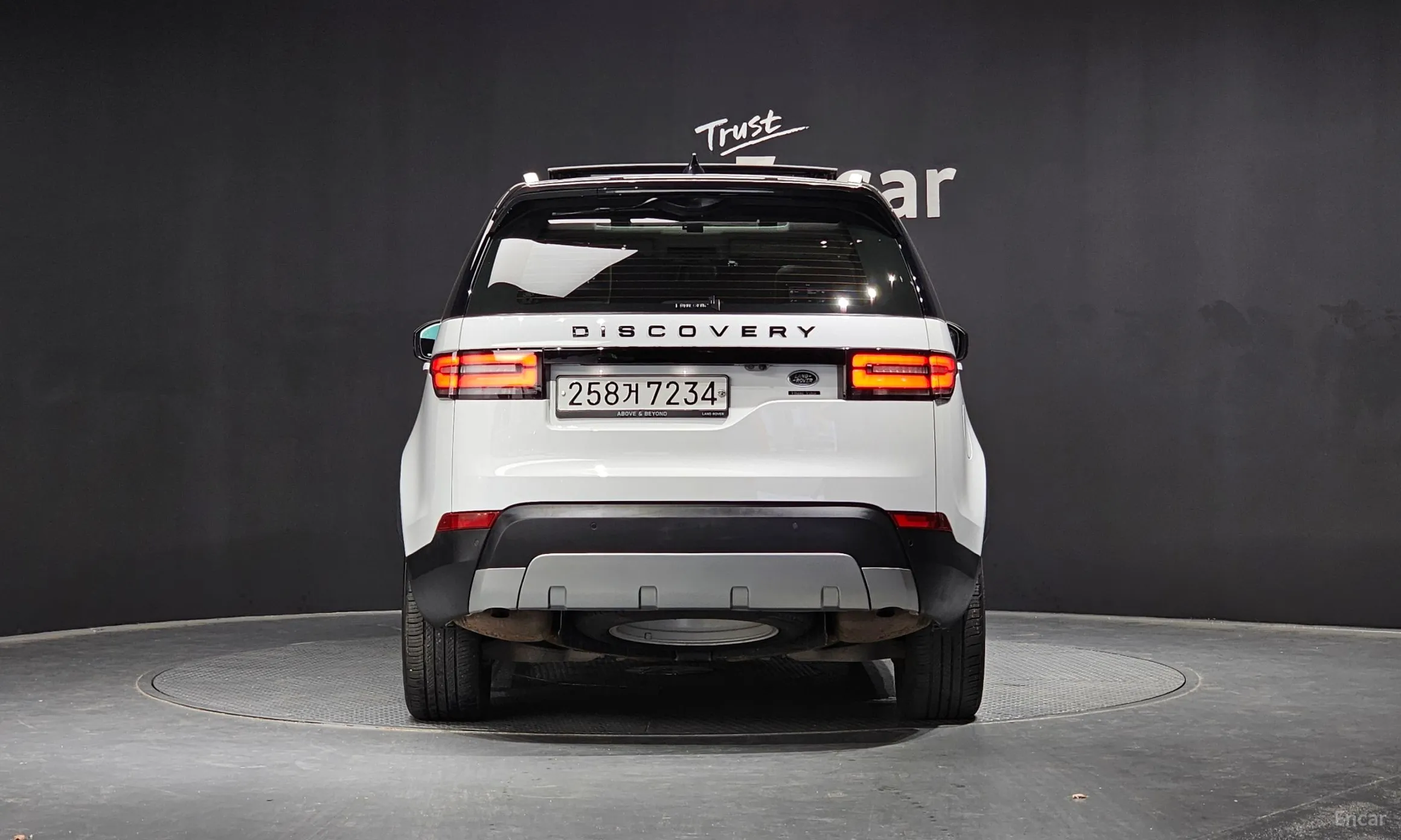 Land Rover Discovery 5 превью 3