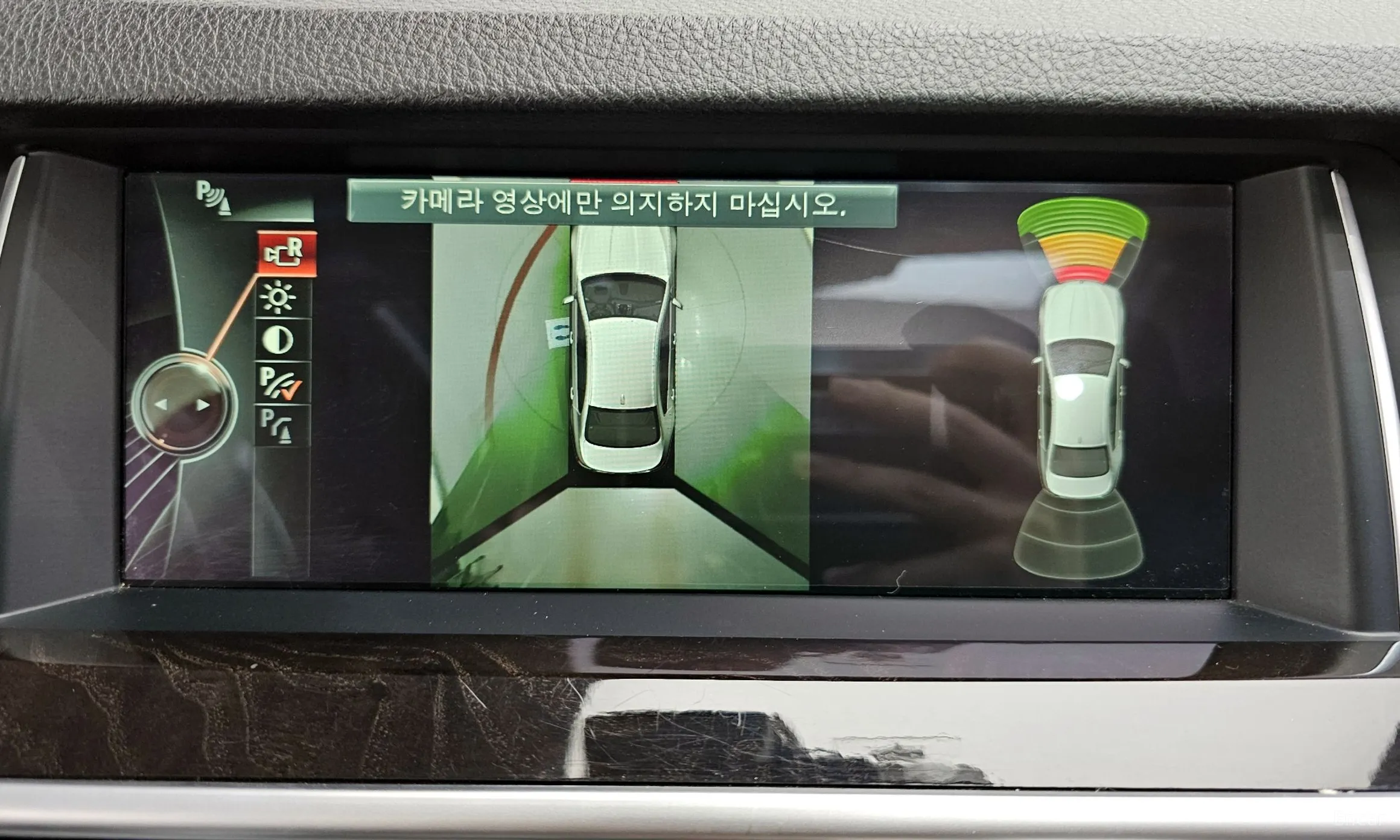 BMW 5 Series (F10) превью 15