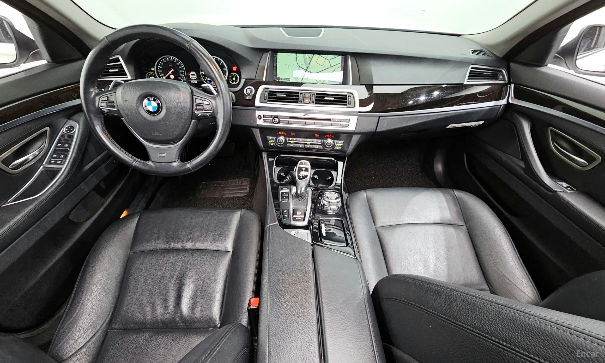 BMW 5 Series (F10) превью 7