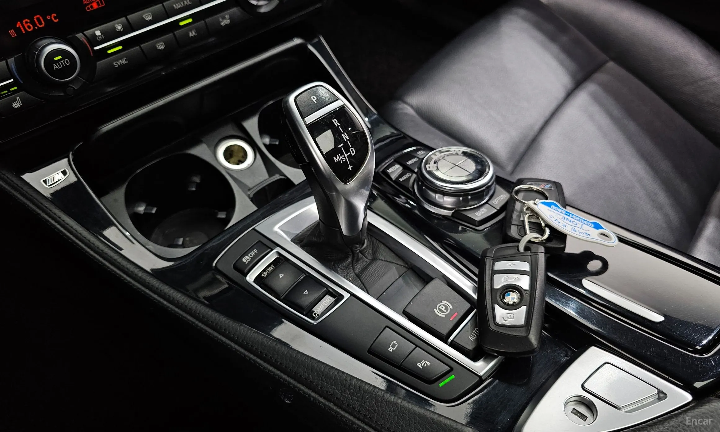 BMW 5 Series (F10) превью 9