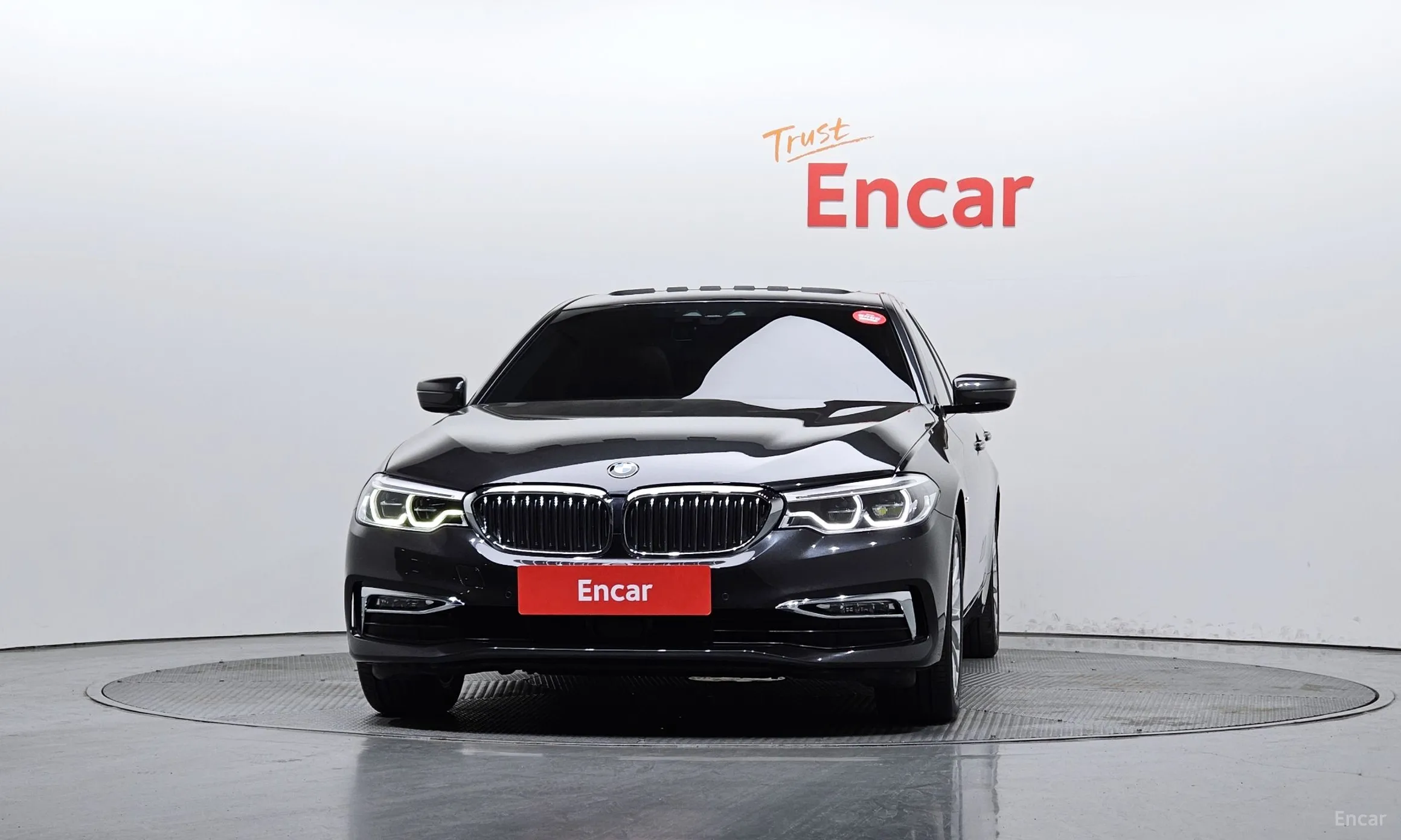 BMW 5 Series (G30) превью 2