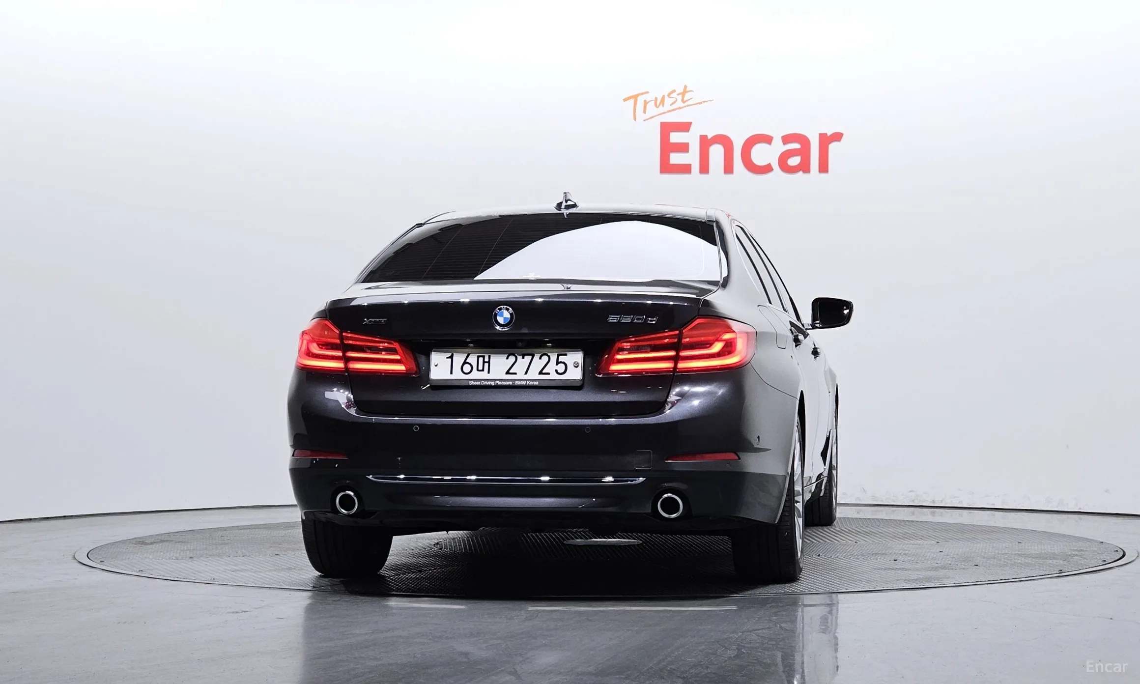 BMW 5 Series (G30) превью 3
