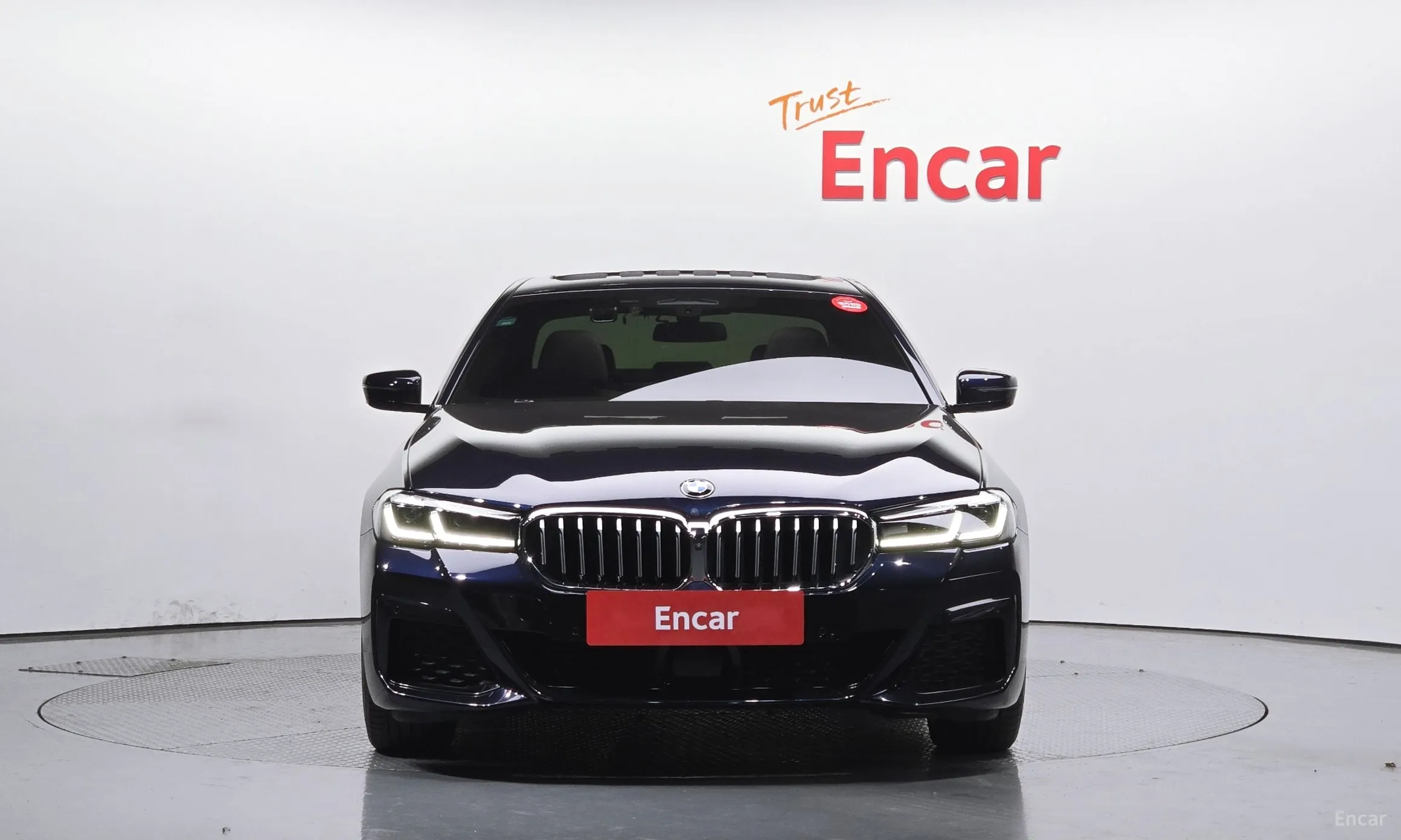 BMW 5 Series (G30) превью 2
