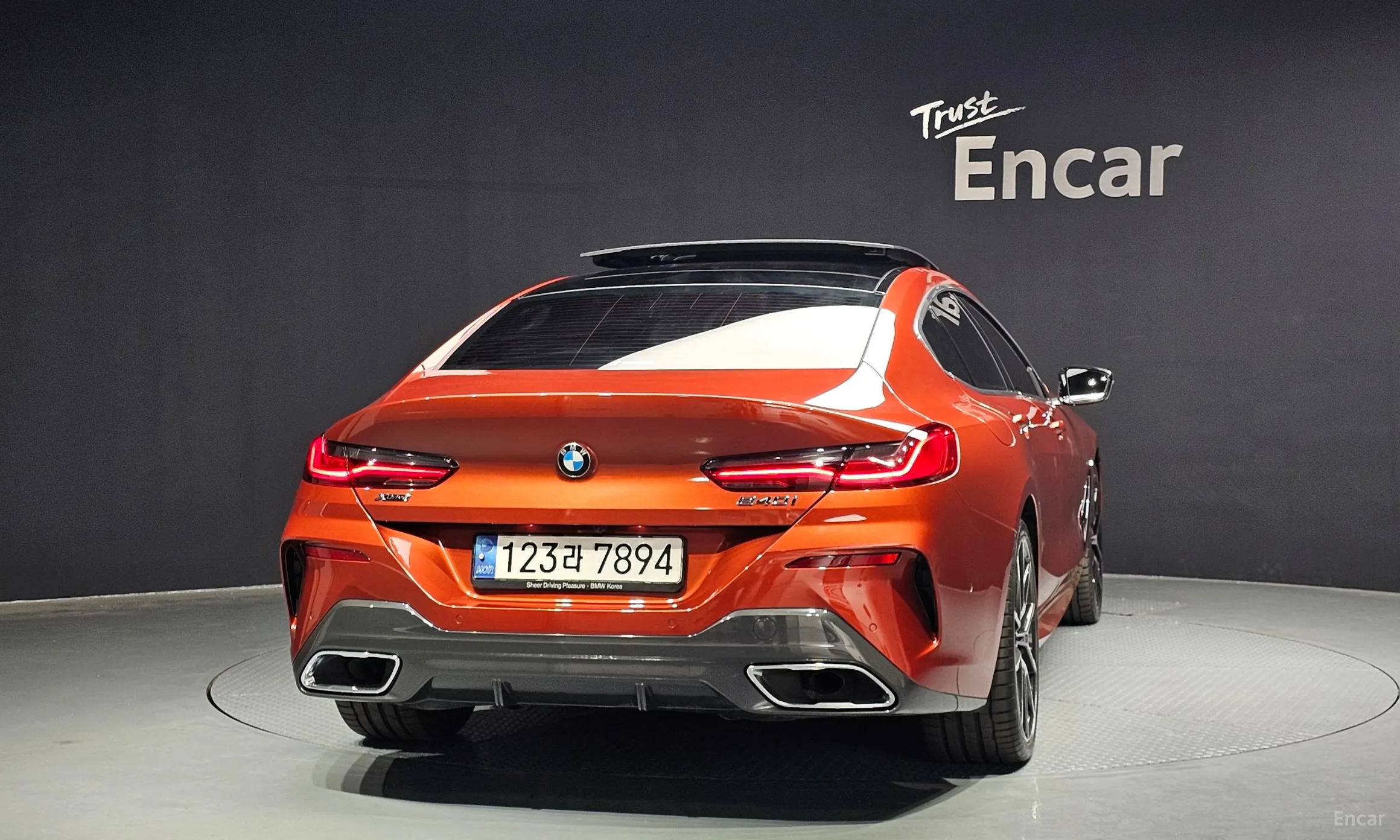 BMW 8-series (G15) превью 3