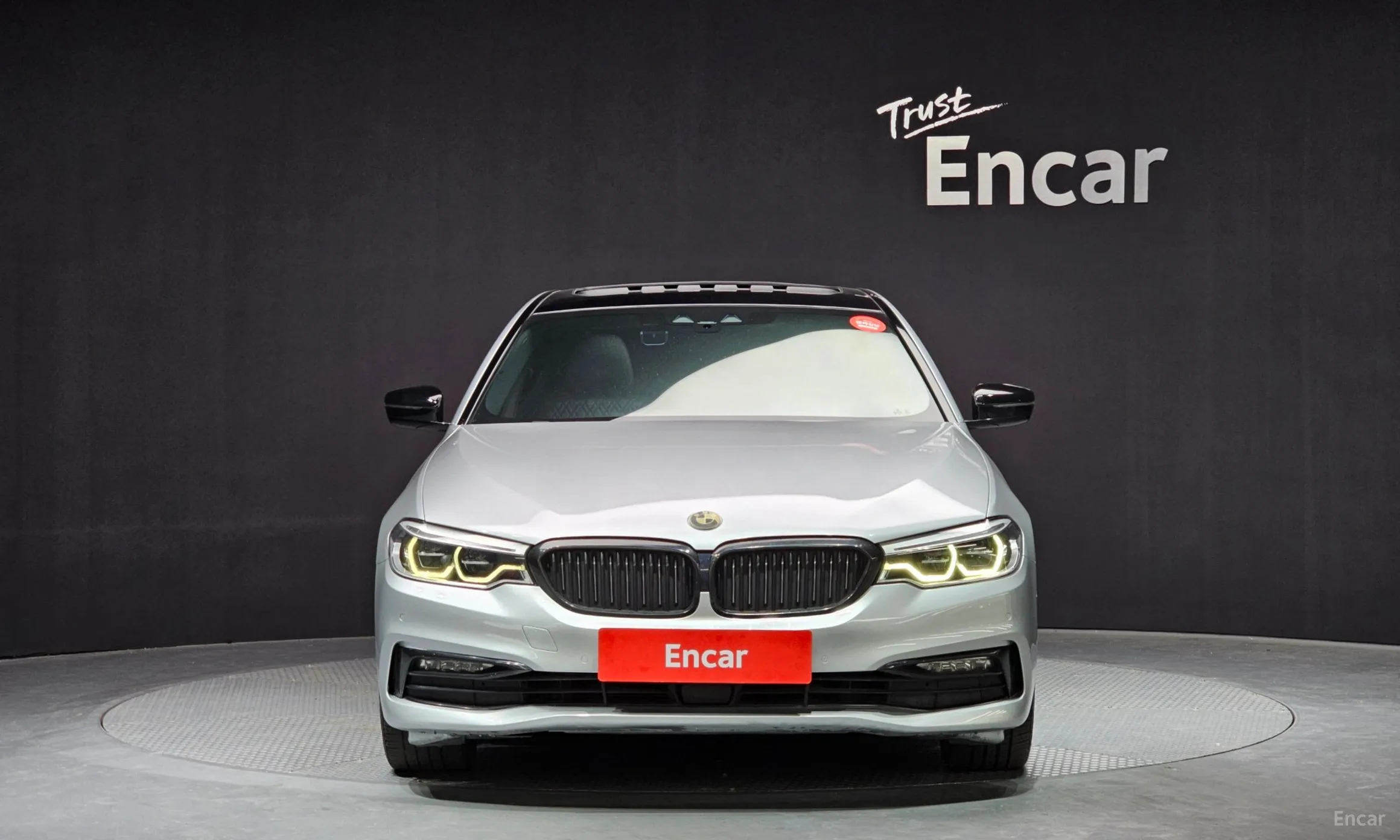 BMW 5 Series (G30) превью 2