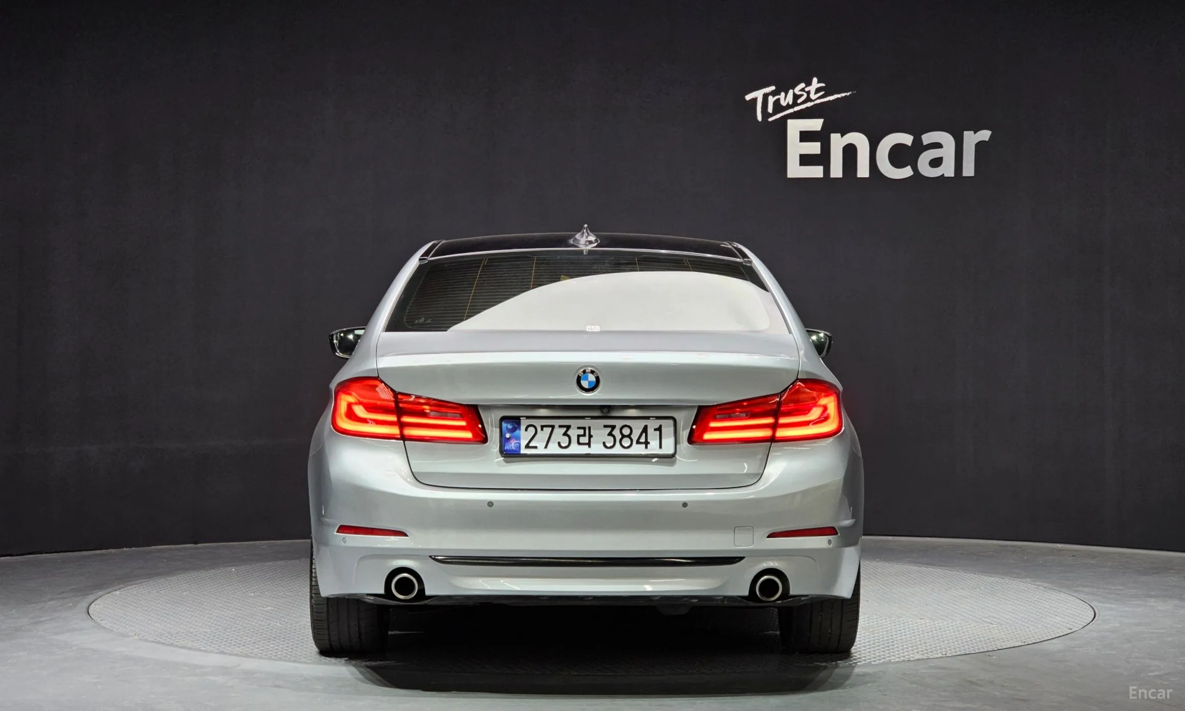 BMW 5 Series (G30) превью 3