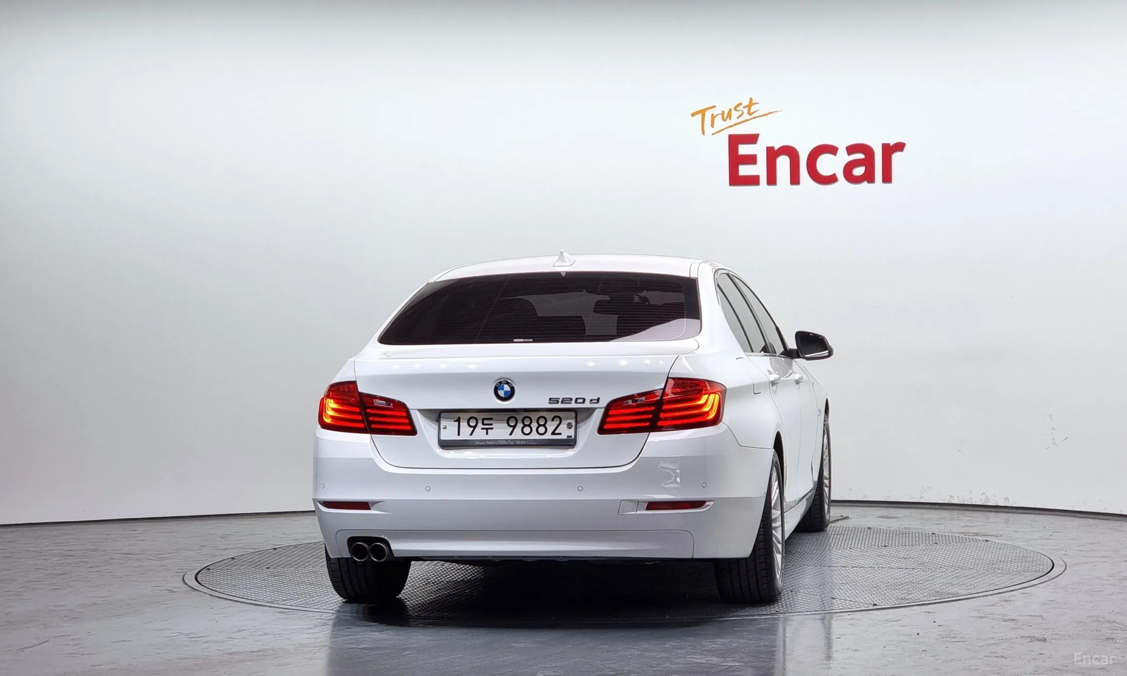 BMW 5 Series (F10) превью 3