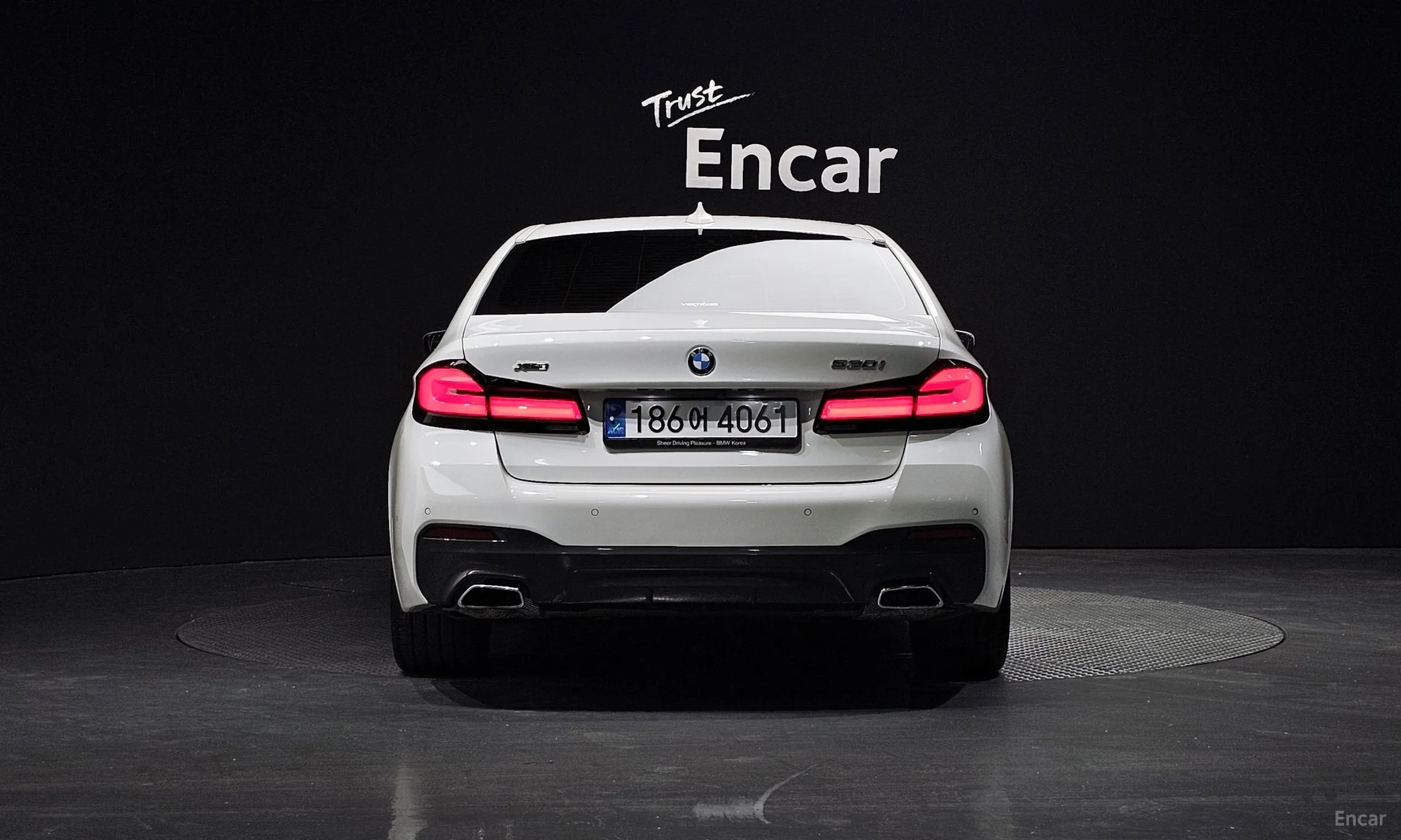 BMW 5 Series (G30) превью 3