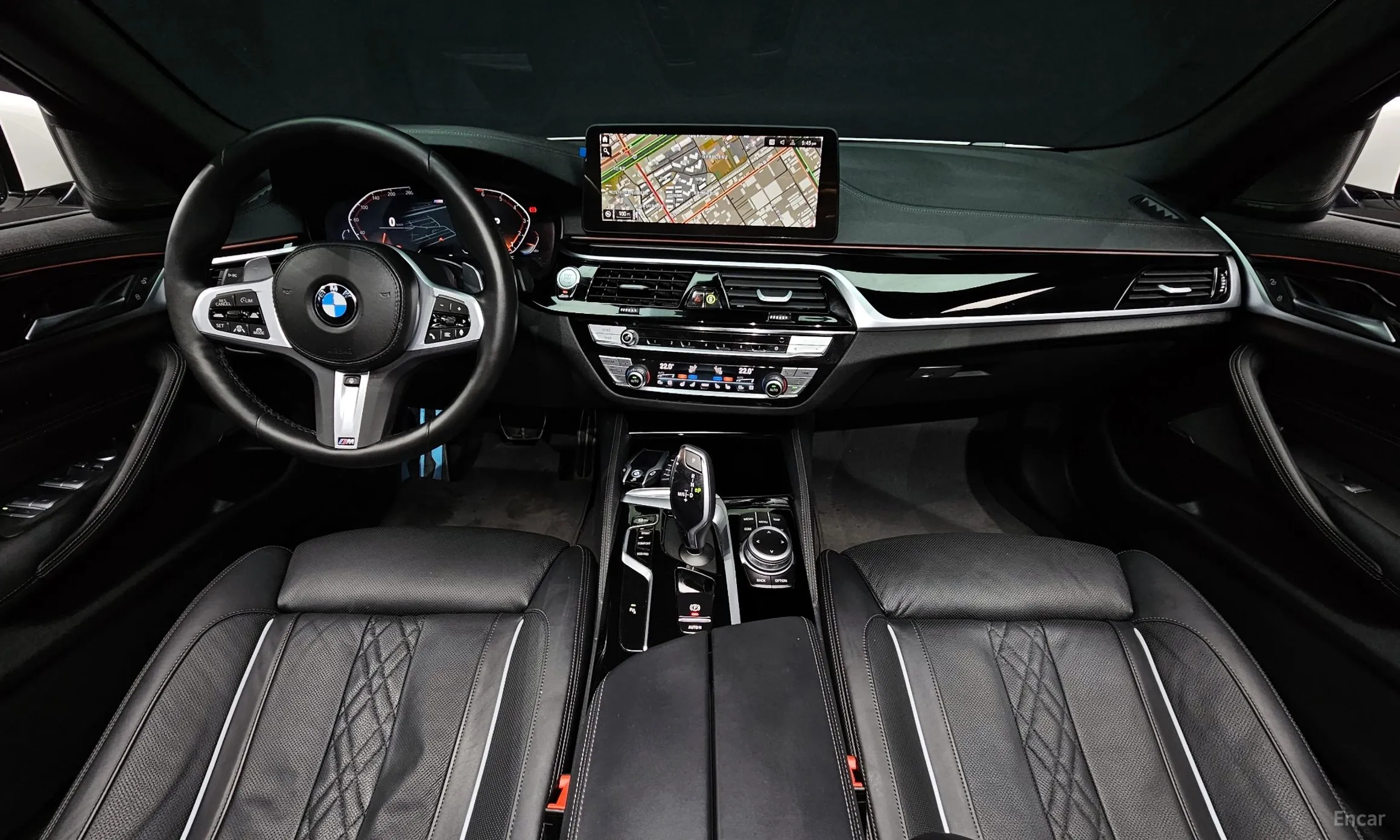 BMW 5 Series (G30) превью 4
