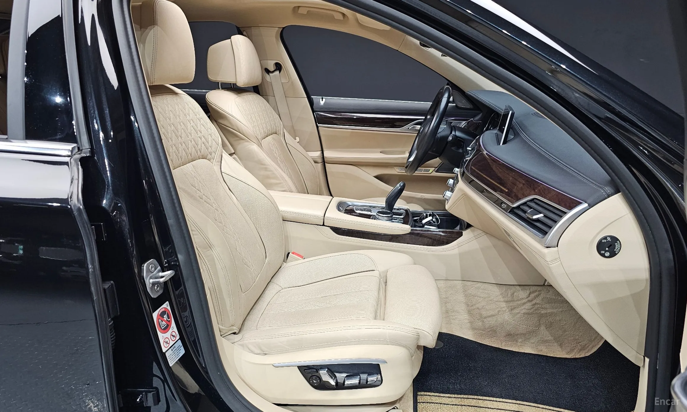 BMW 7 Series (G11) превью 10