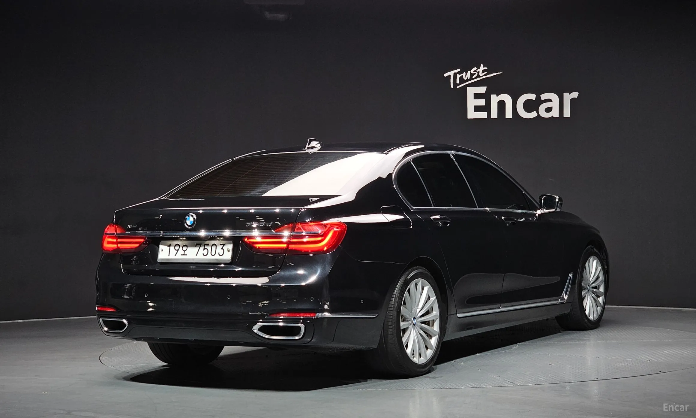 BMW 7 Series (G11) превью 2